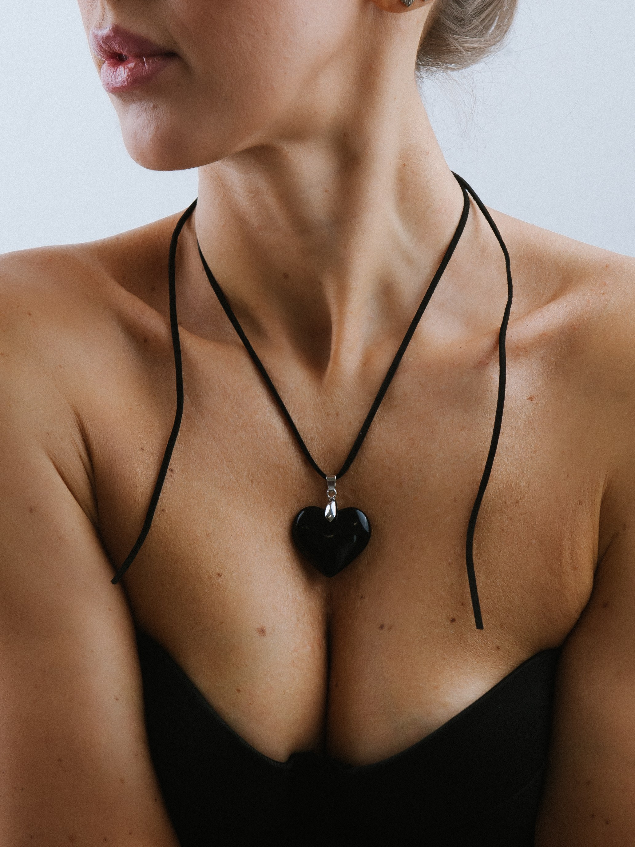 Бижутерия на модели. Ozon/wb