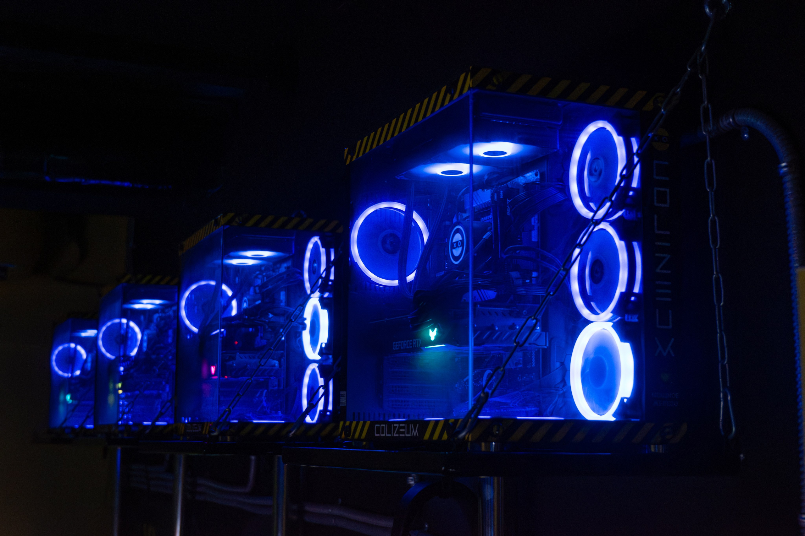 Репортаж в киберспортивном клубе Kolizeum. Фотограф мероприятий в Москве