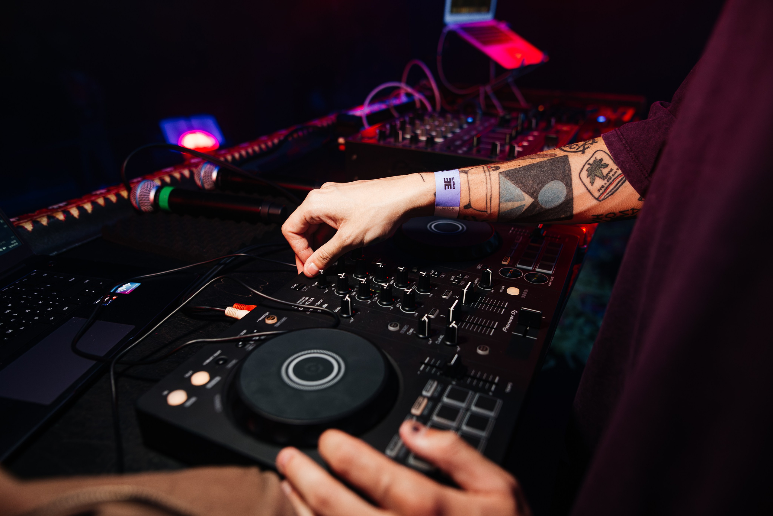 Хрися и Hotzzen. Factory 3. 18.04.2025. Главная