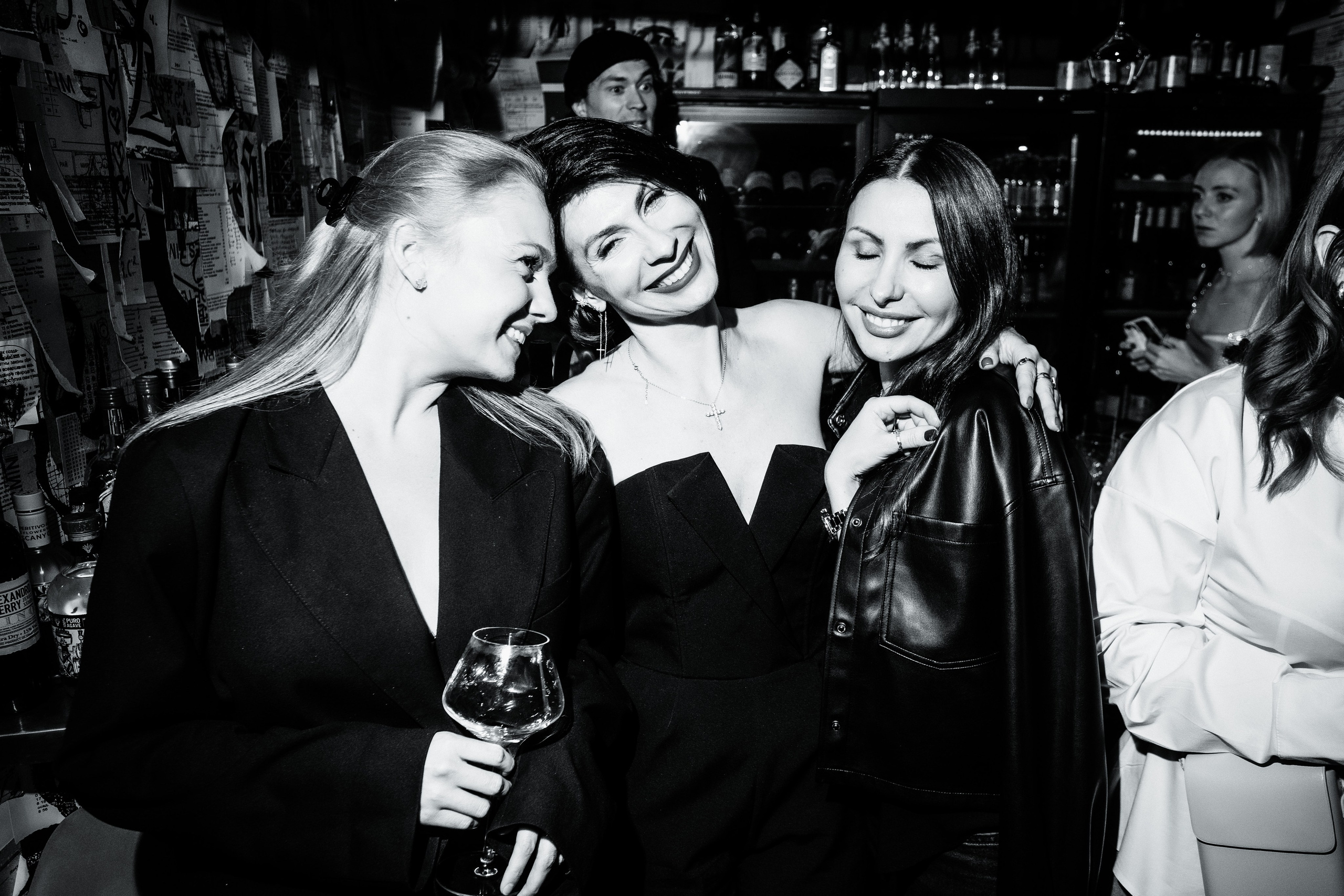 Have you seen these men? | Вечер в ШУМЕ. Портретный и репортажный фотограф Настя Куприянова