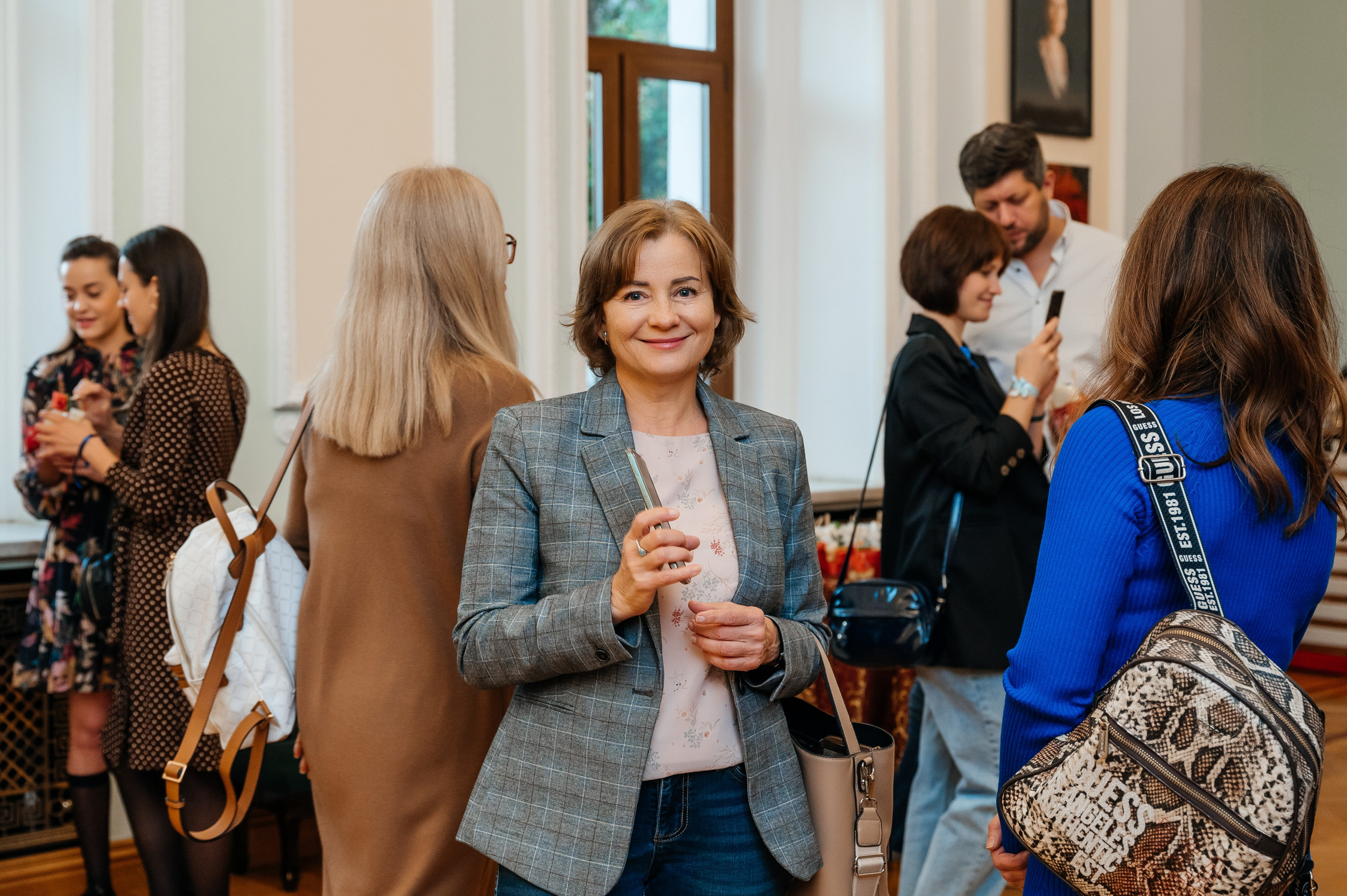 Открытие выставки Кати Васильевой в Молодежном театре. Wedding and family photographer USA