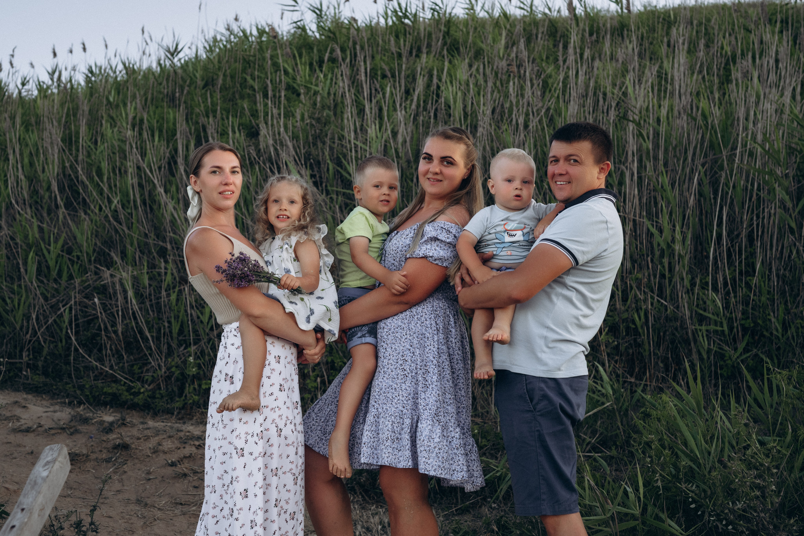 Рафаэль Юля Даня и Тимур; Алена и Алиса. Фотограф Горбенко Анна