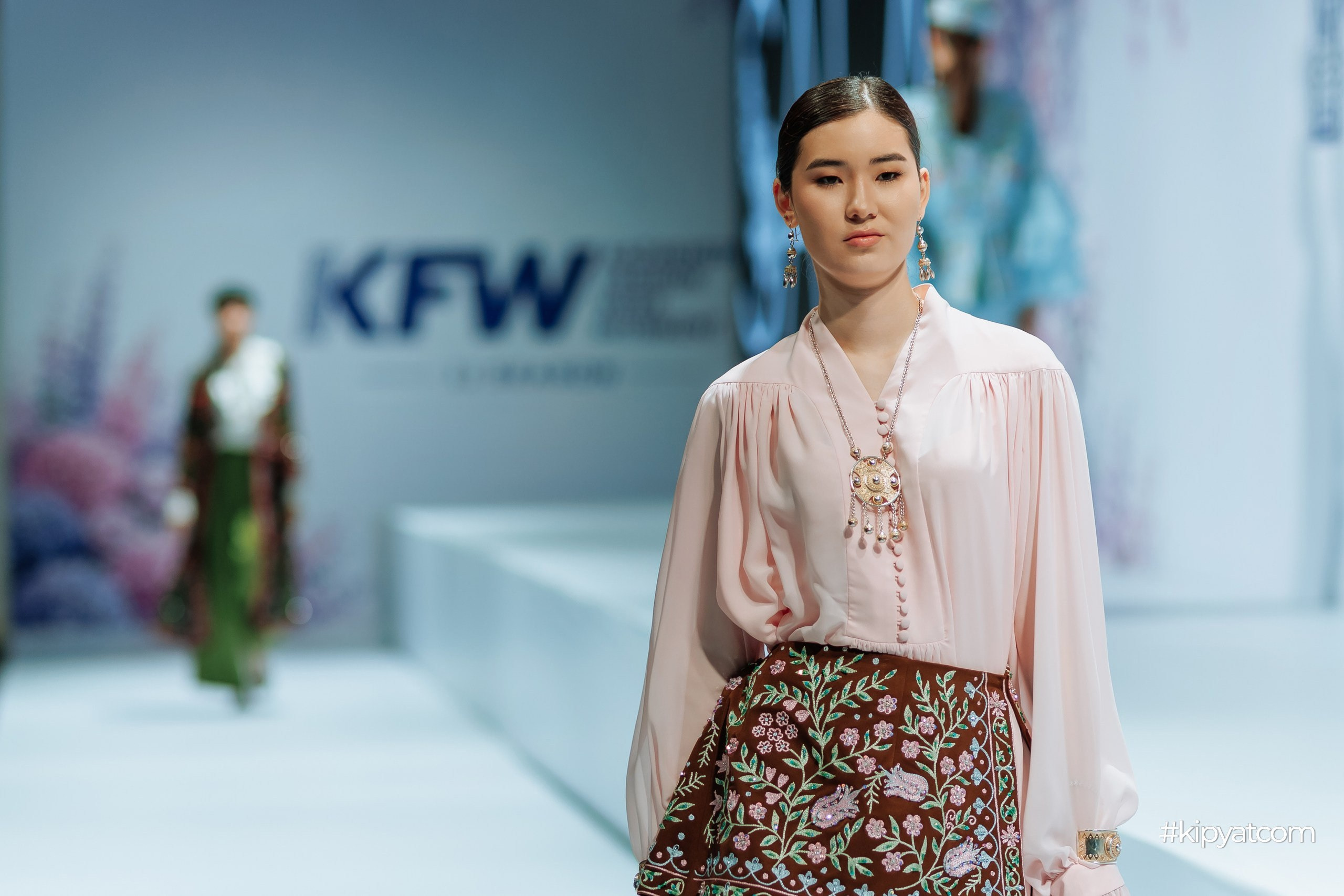 KAZAKHSTAN FASHION WEEK SHYMKENT 11 SEASON. Кипятком Шымкент