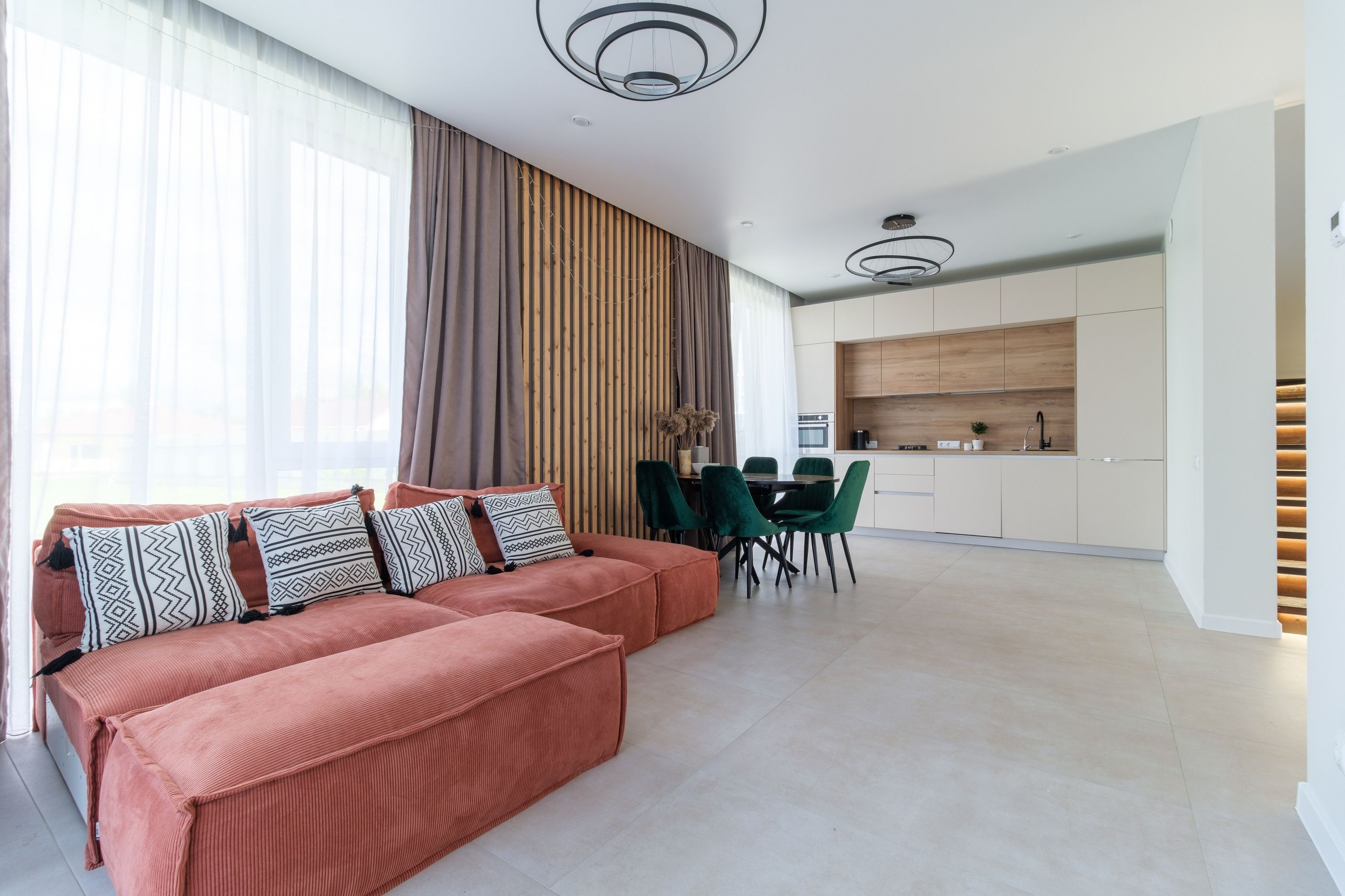 Двухэтажный дом, Вайя