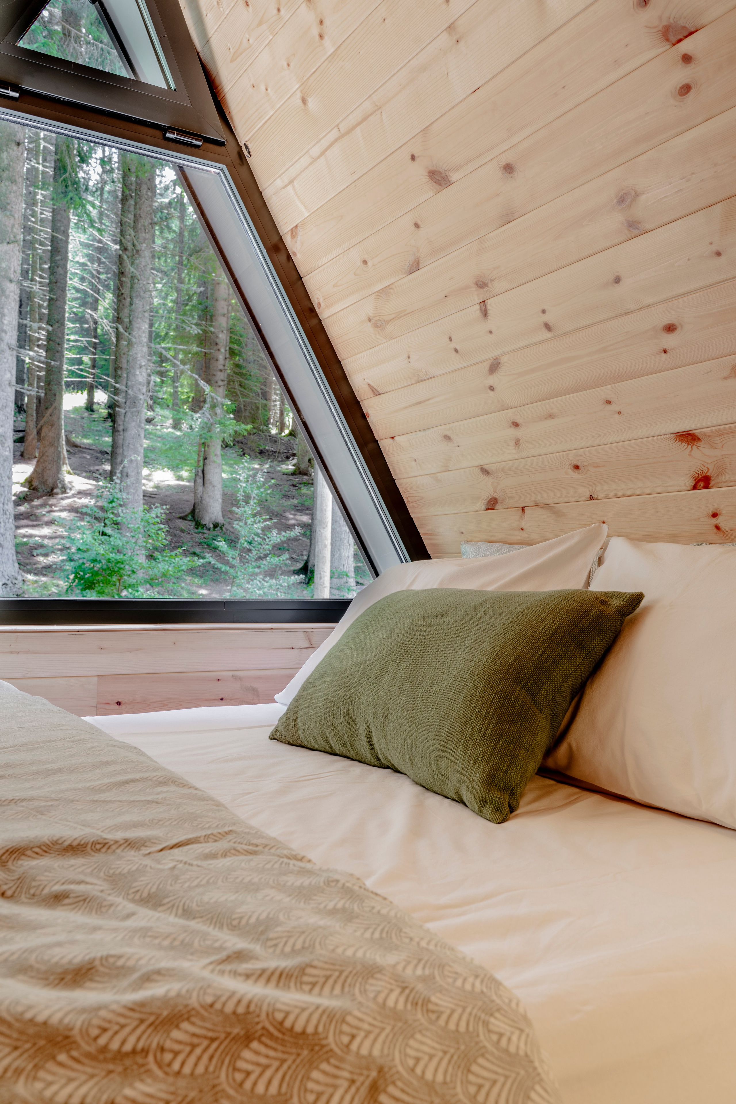 Viktorija Chalet. Photographer Liana Sudets Serbia Kopaonik Brzece Brus