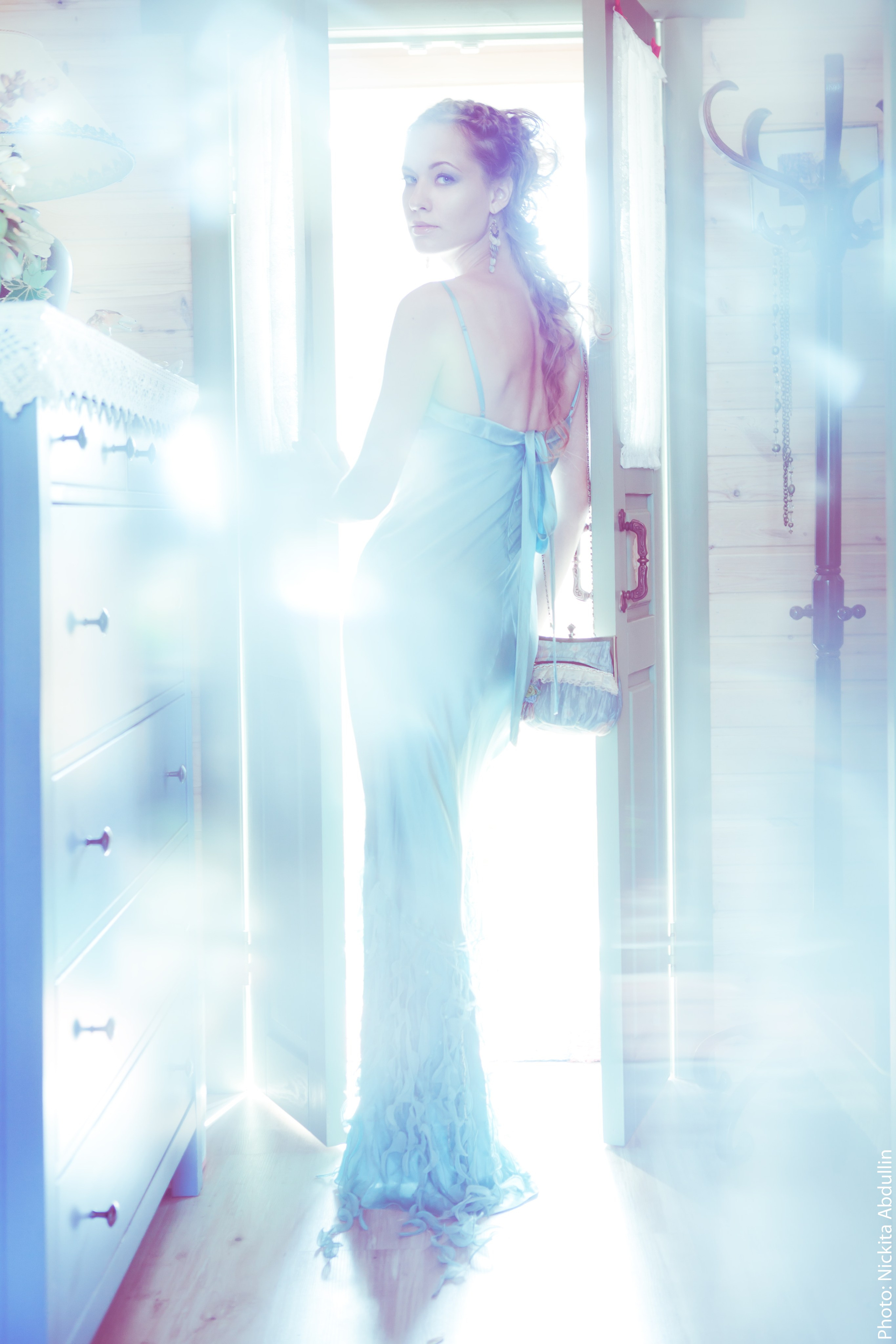 Fashion фешн фотосессия в загородном доме. Рекламный, предметный, репортажный, семейный фотограф и художник в Москве