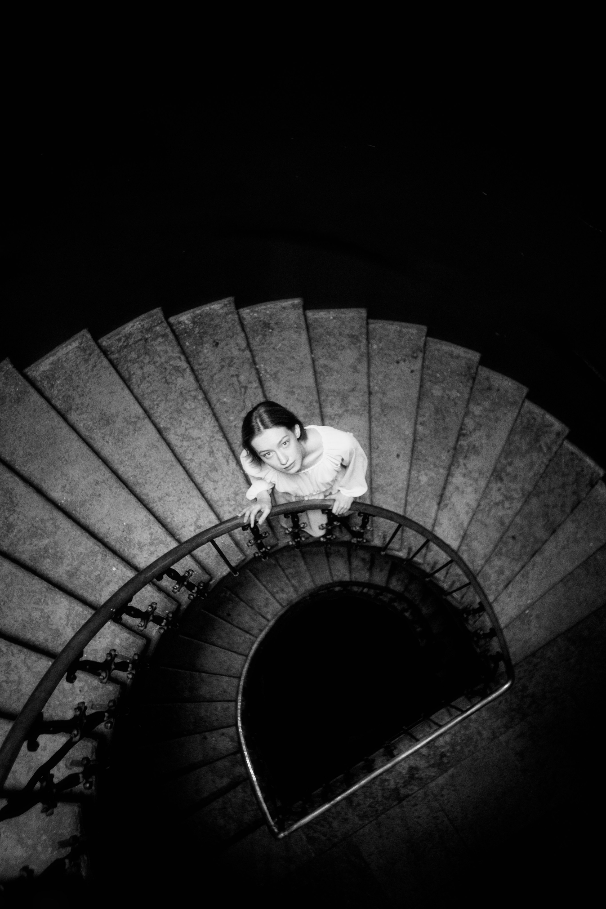 Катя. Съёмка в красной парадной. Lickord