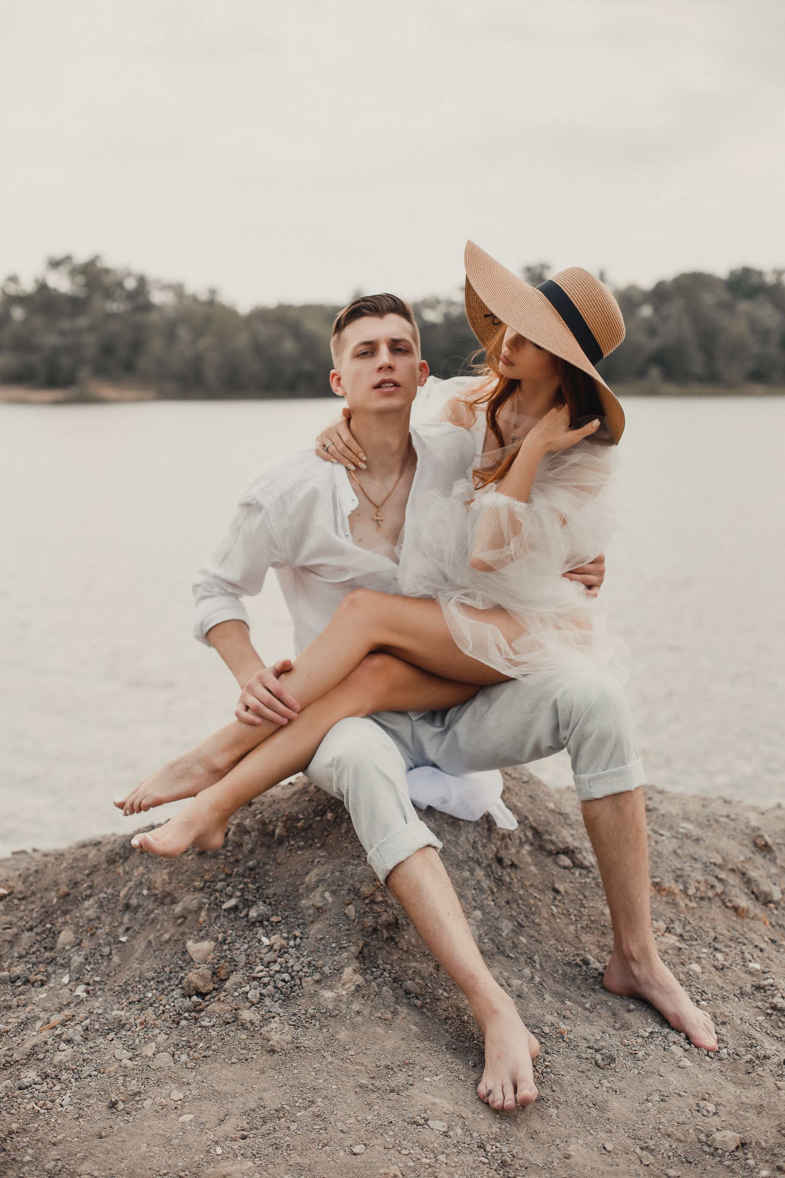 Не классическая на берегу. Креативный и женский Фотограф Омске Наталья Лебедева