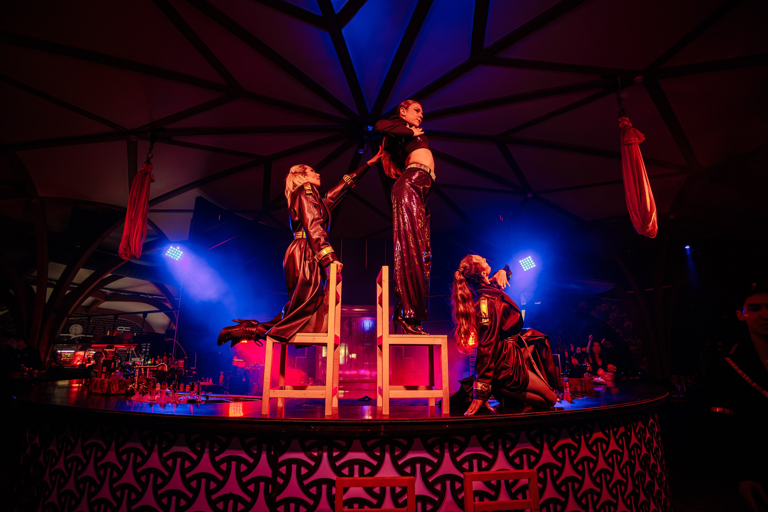 PTIZZA SHOW. Gold & Black in Ptizza Bar_Ялта_6.07.2025. Аминов Руслан | Фотограф