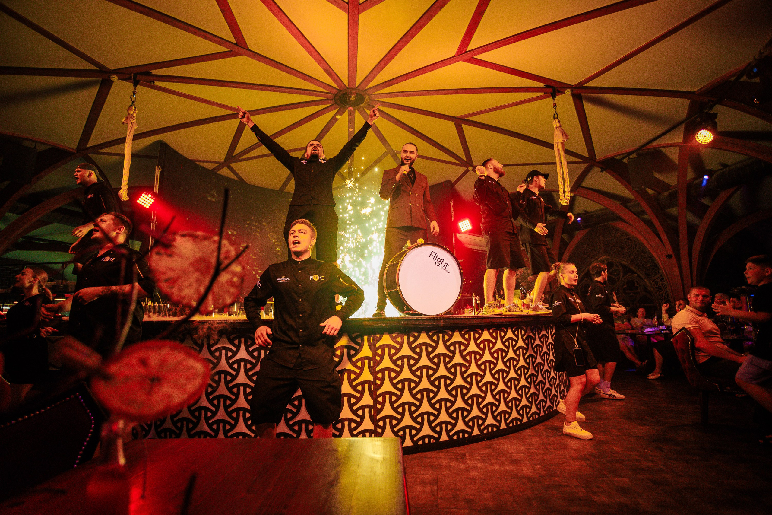 PTIZZA SHOW. Gold & Black in Ptizza Bar_Ялта_6.07.2025. Аминов Руслан | Фотограф