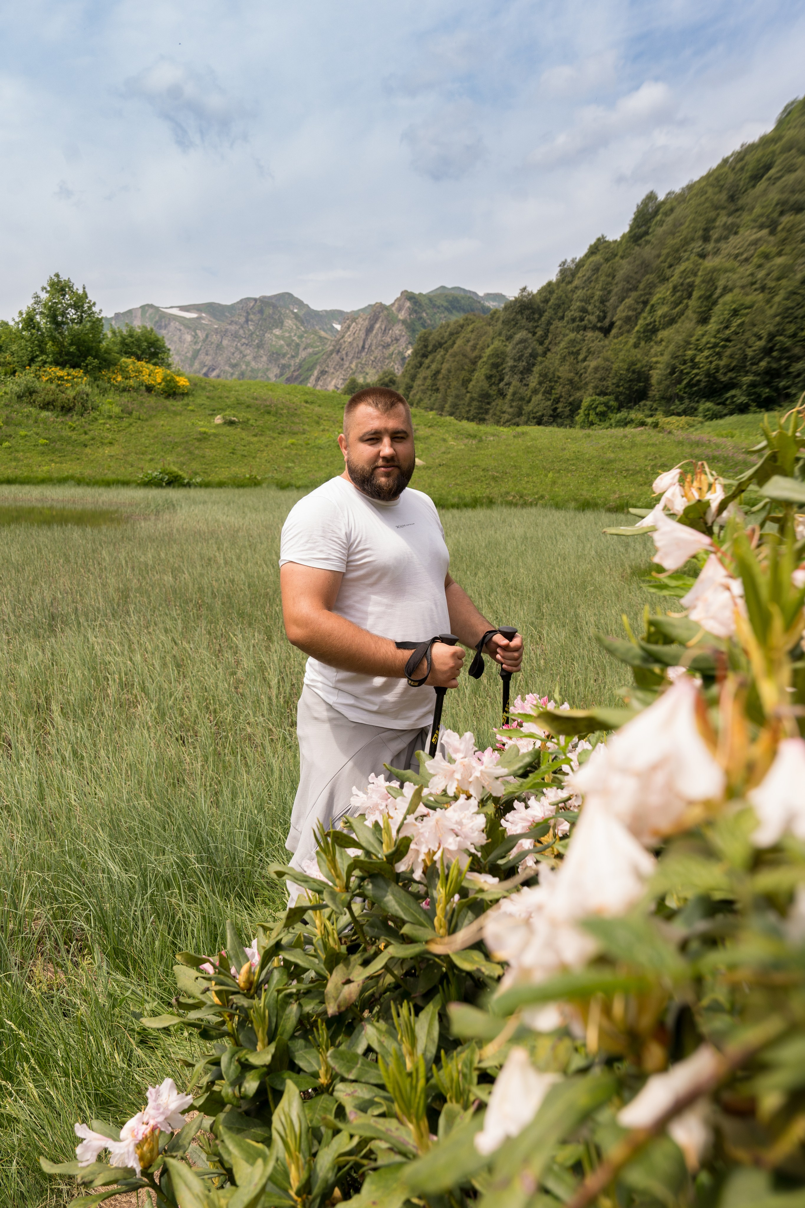 MICE мероприятие для компании «Доставка морем»: хайкинг к Ачипсинским водопадам. Репортажный фотограф в Красной Поляне и Сочи Павлюченко Екатерина