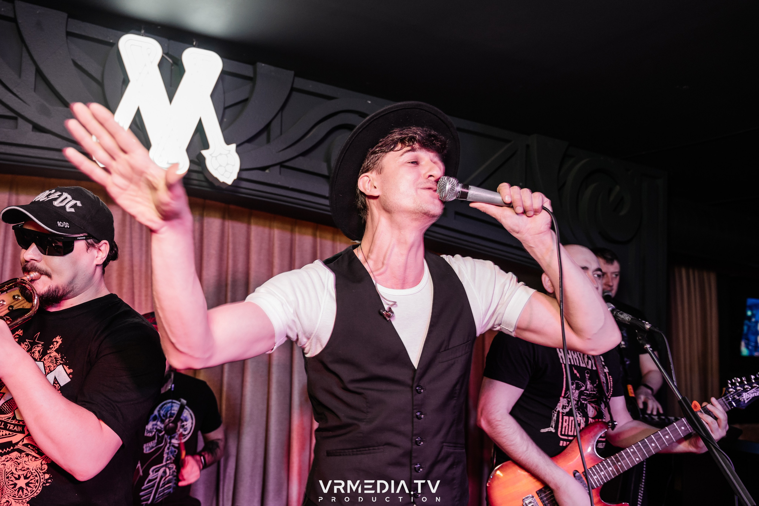 Международный женский день в ресторане «Мюнхен»