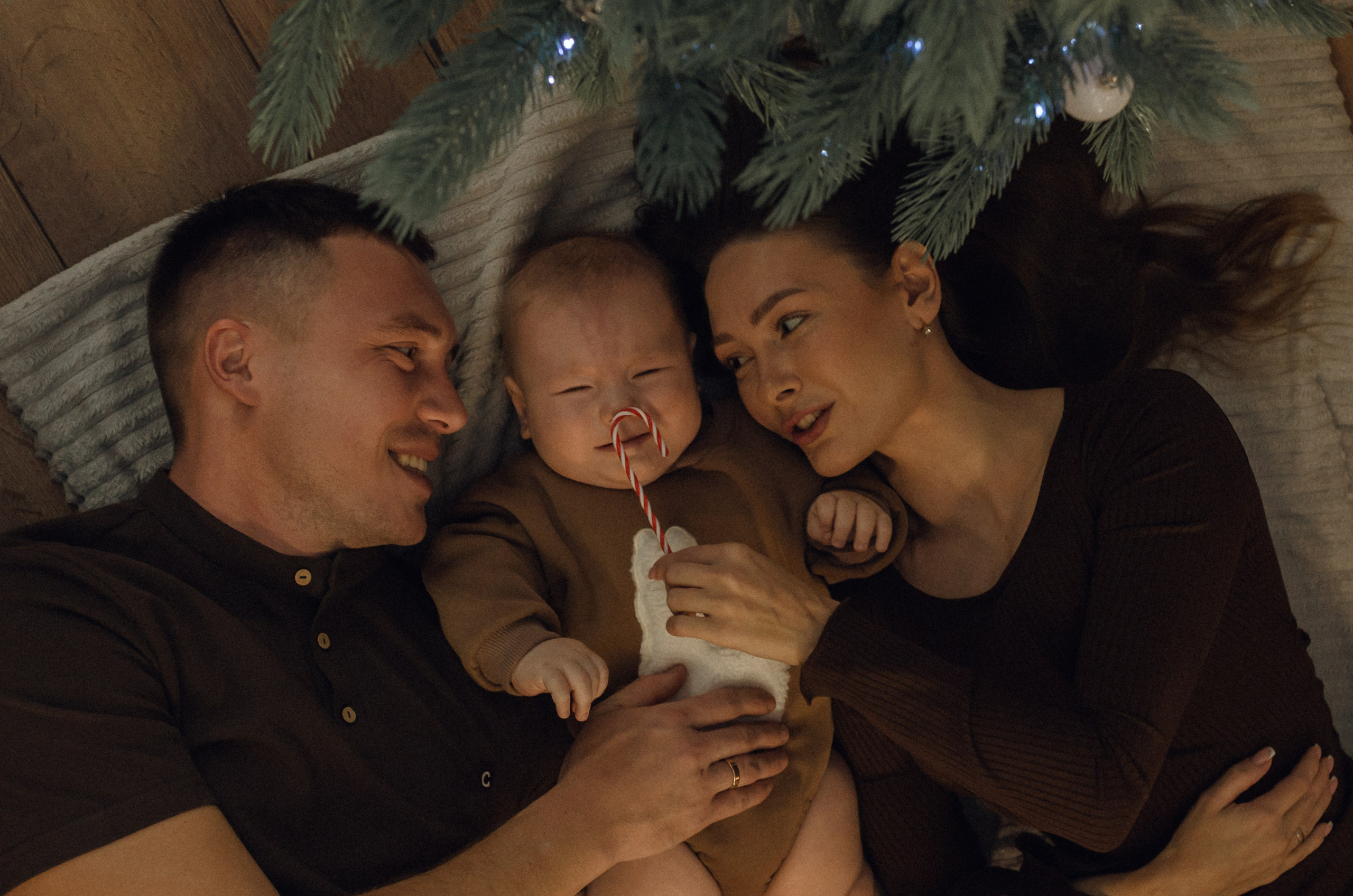 Аня, Никита и маленький Арсений. Домашняя съемка. Семейный фотограф в Барнауле и Санкт-Петербурге Ирина Ястребова