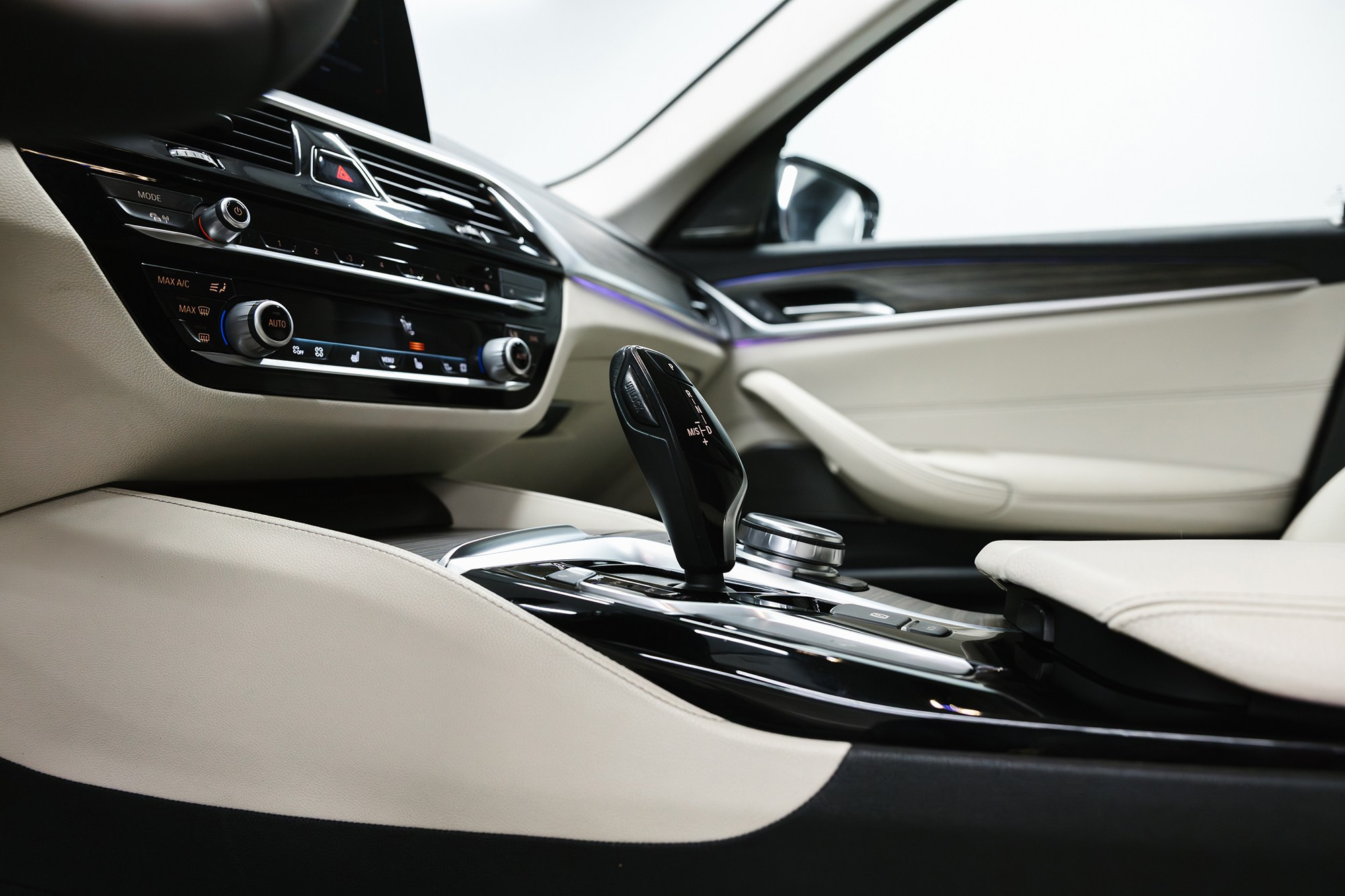 BMW 5 серия 2.0 AT, 2019, 220 000 км. Автосалон «Х-Авто»