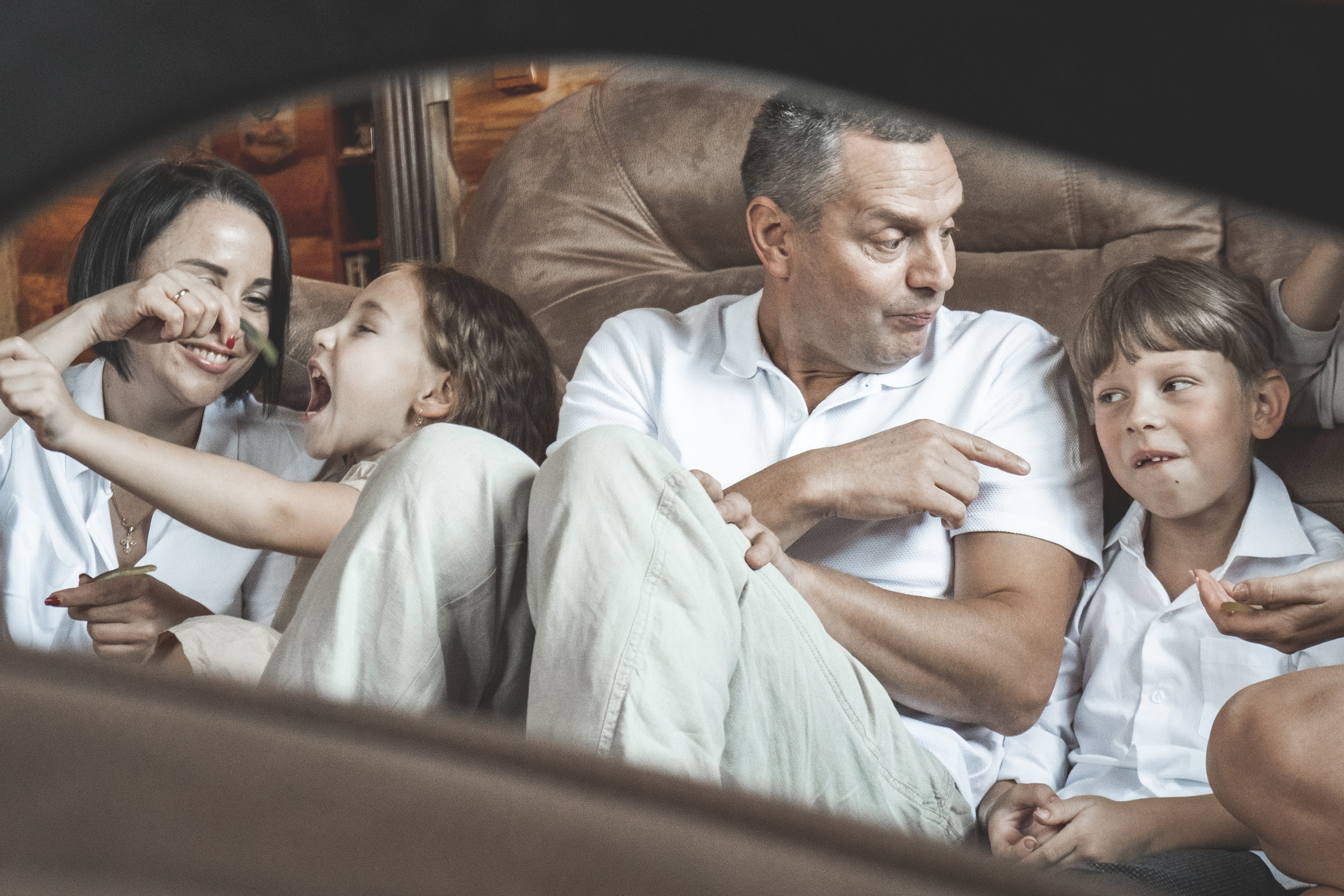 Большая семья дома. Самойленко Надежда фотограф