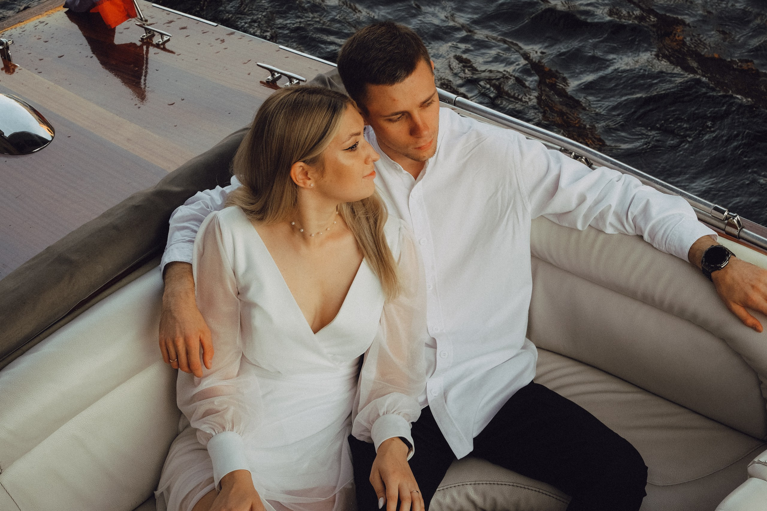 СВАДЕНБНАЯ СЬЕМКА НА КАТЕРЕ ПО КАНАЛАМ САНКТ-ПЕТЕРБУРГА И В АКВАТОРИИ НЕВЫ. Профессиональный фотограф, Санкт-Петербург — Виктория Богомолова
