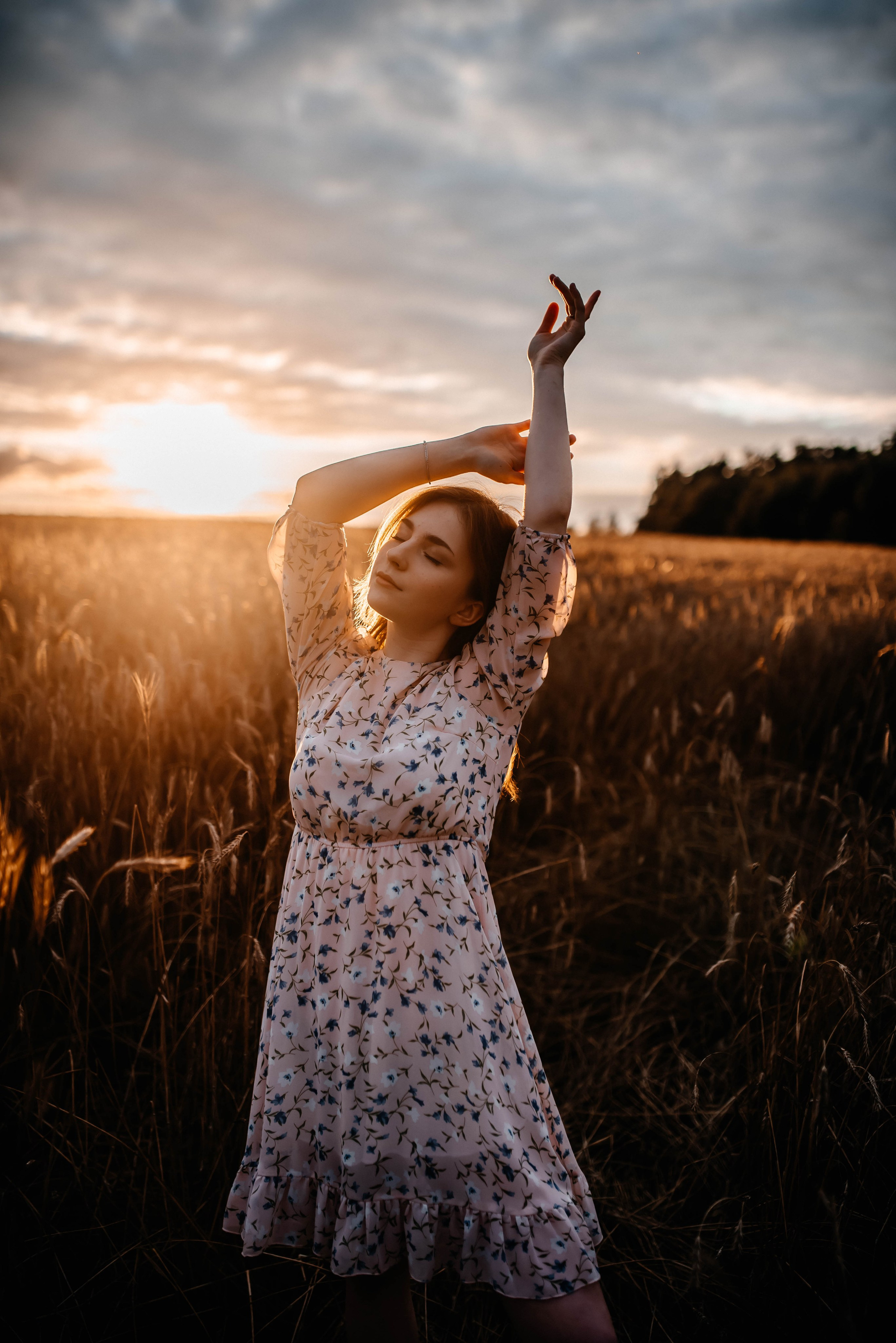 Маша, лето, закат. Главная