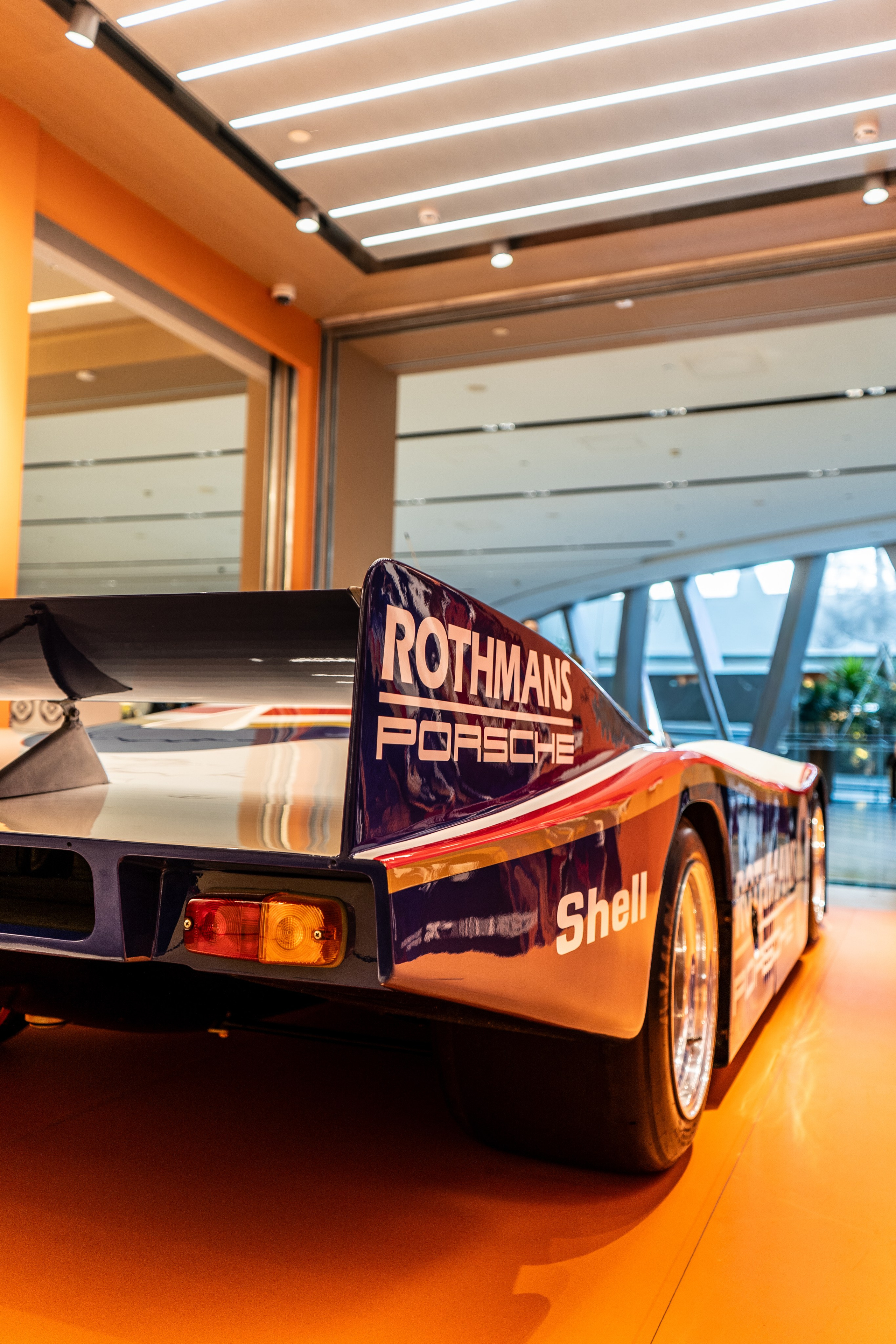 Шоурум Porsche. Главная