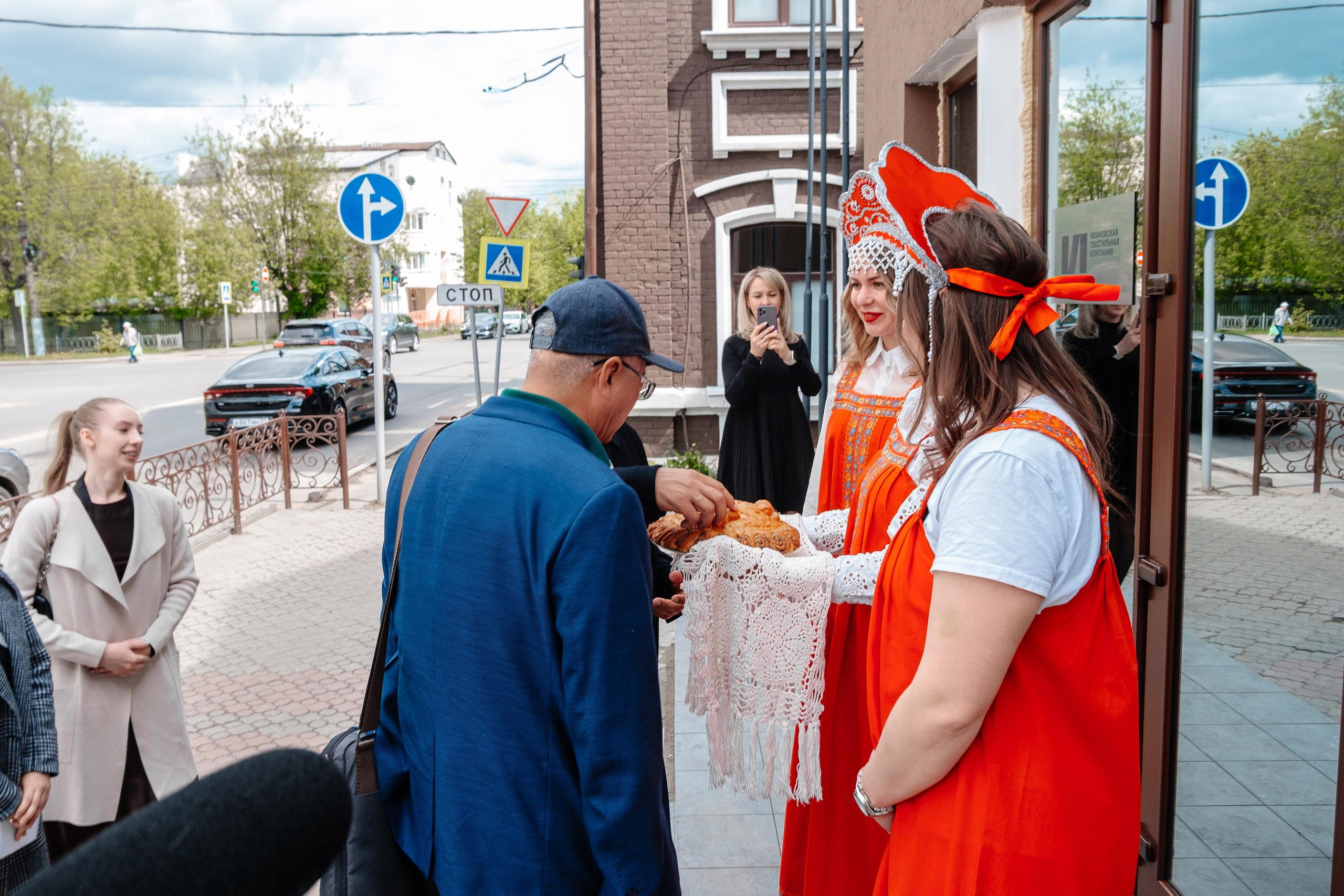 Делегация Китая в Ивановской текстильной компании