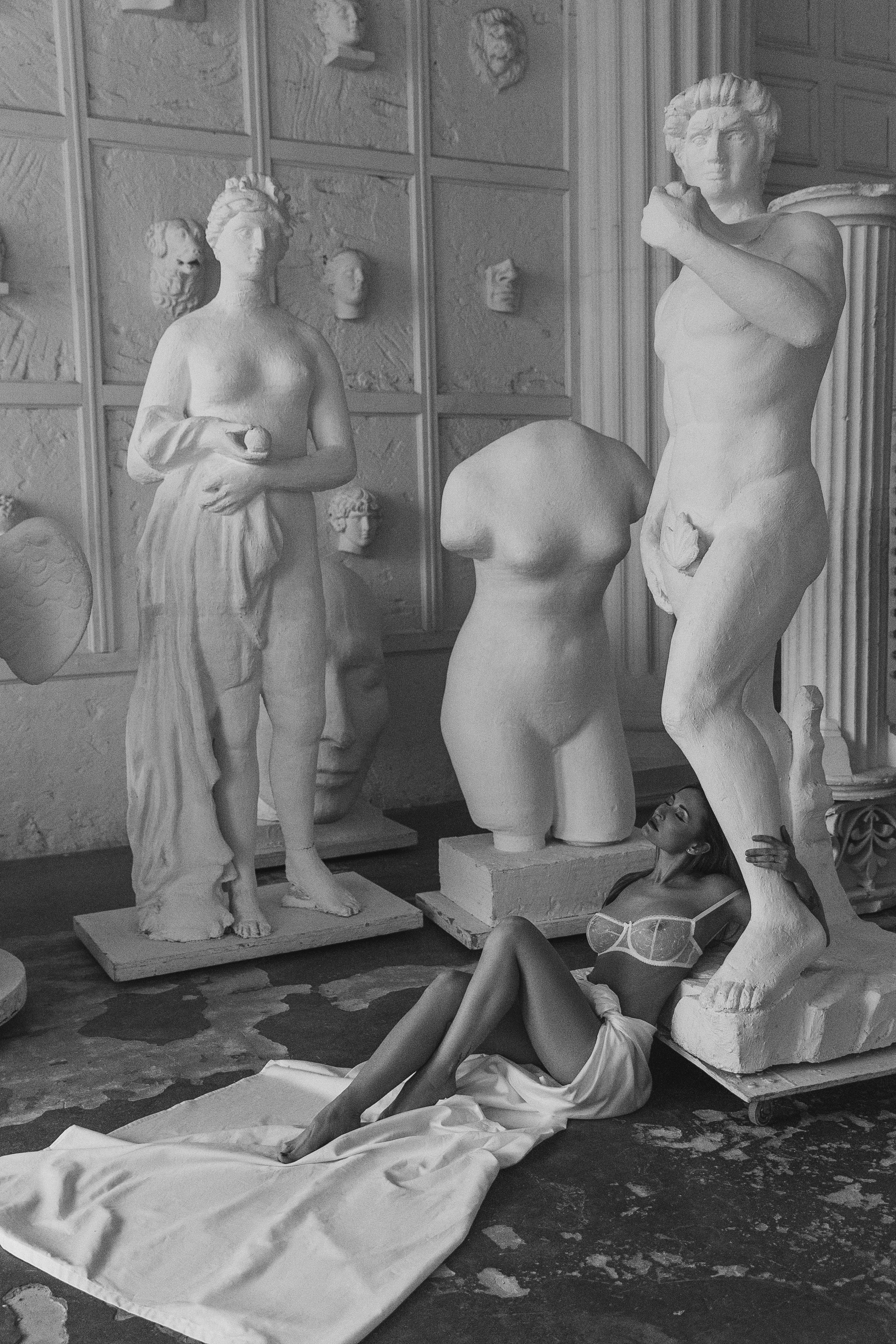 Студии & отели. Модель Москва каталожная и творческая съемка Anna Antlers