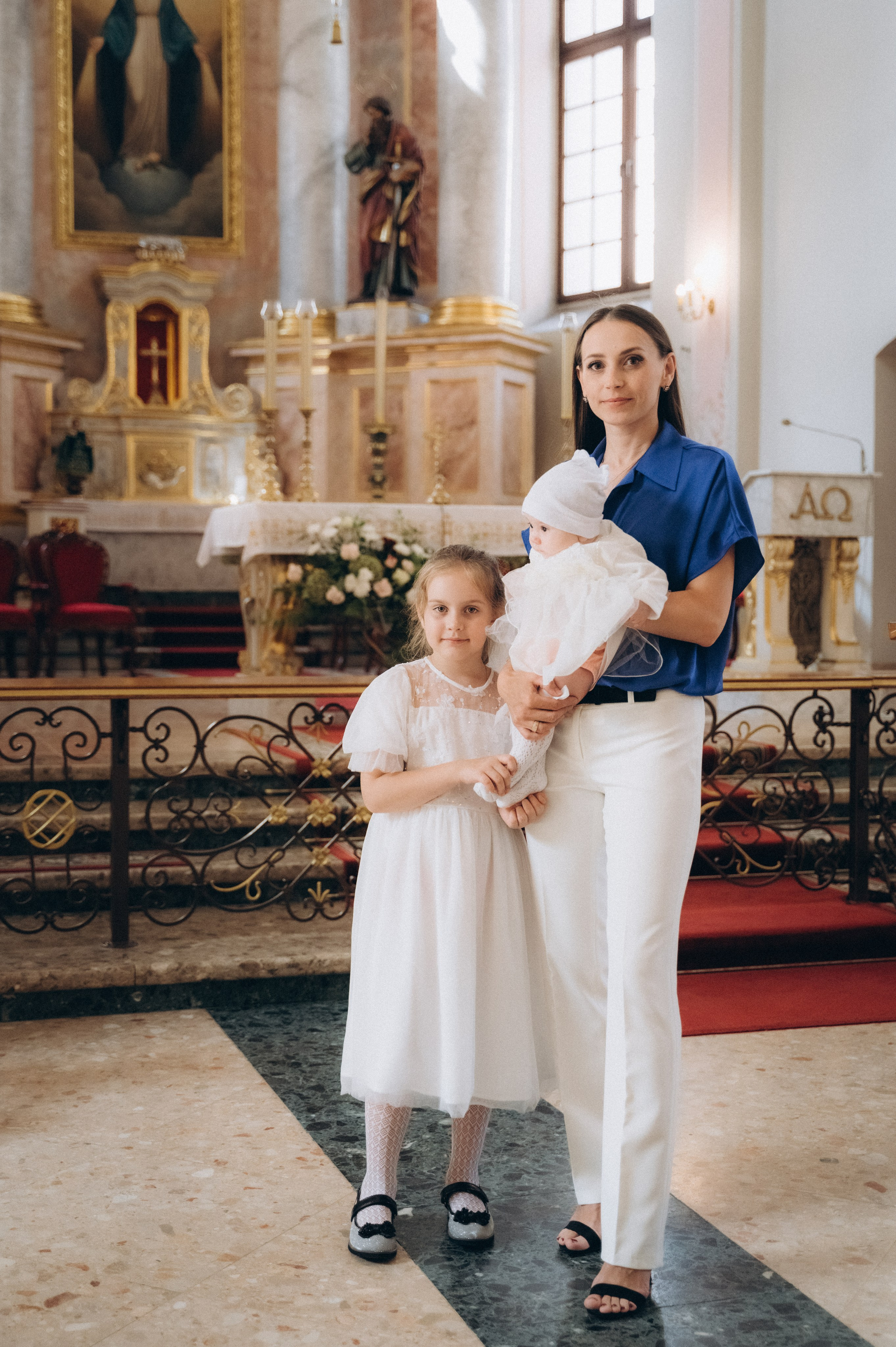 Крещение Василисы Архикафедральный костел Имени Пресвятой Девы Марии. Семейный фотограф в Минске Дарья Дреко