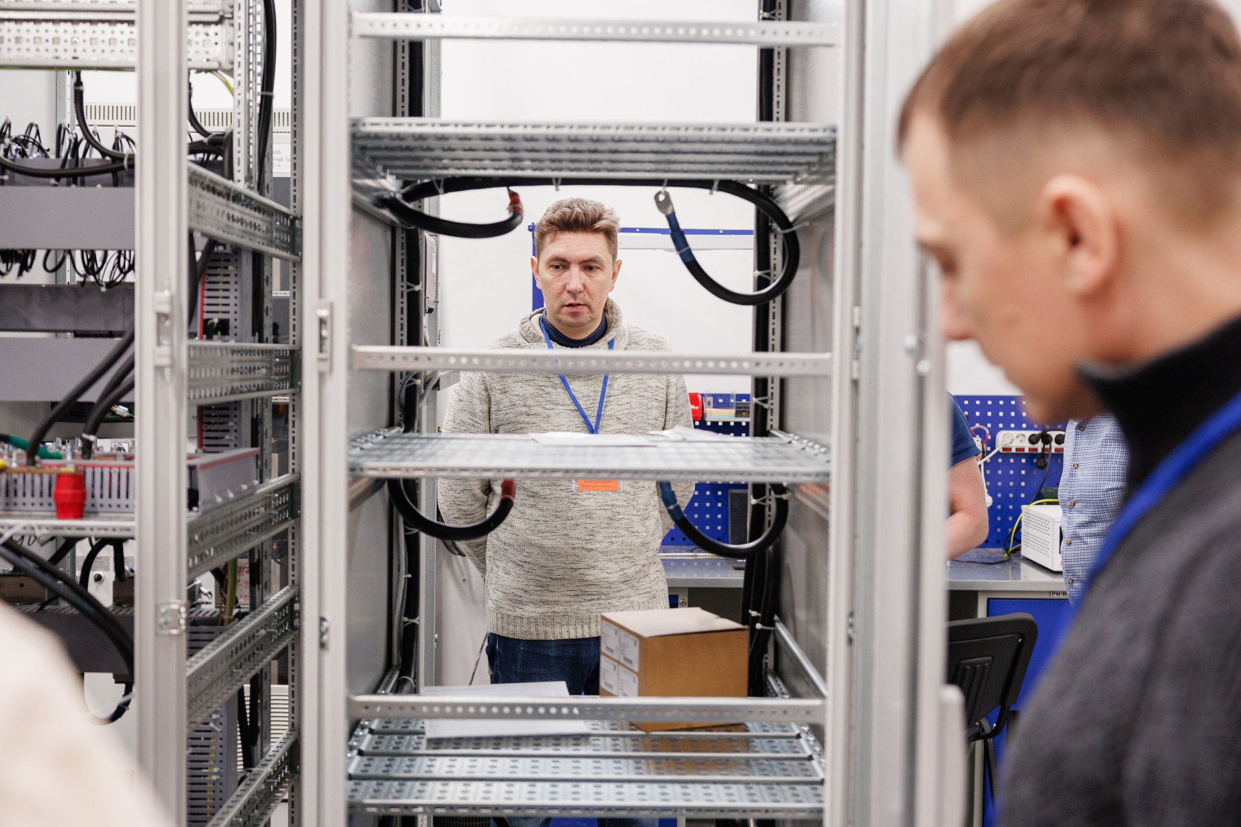 Вольтаг — Экскурсия по производству. Контент для бизнеса в Екатеринбурге Полдень Медиа