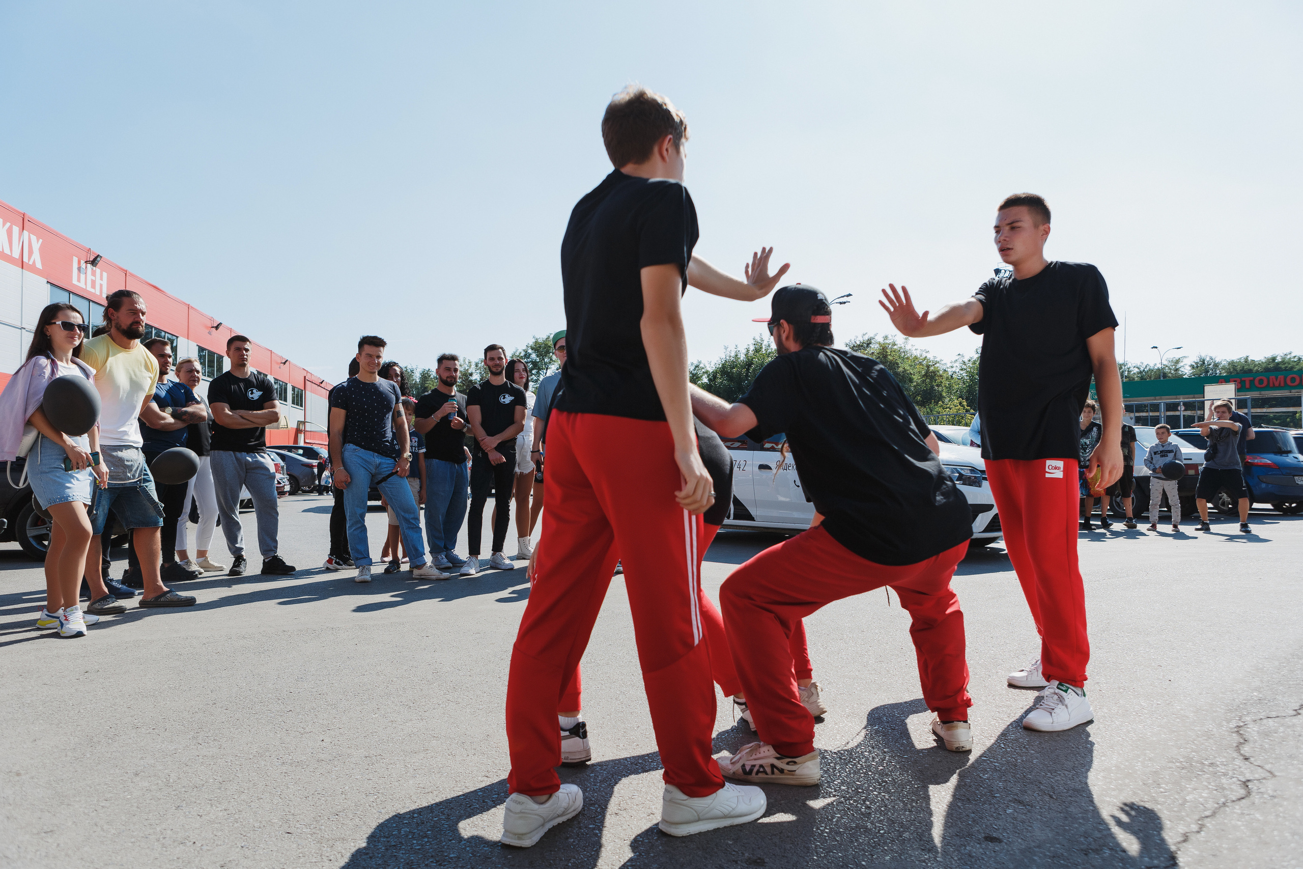 Открытие Body Pit в Таганроге: Репортажные фото, впечатления и обзор. Свадебный и семейный фотограф в Таганроге Бакарюк Антон