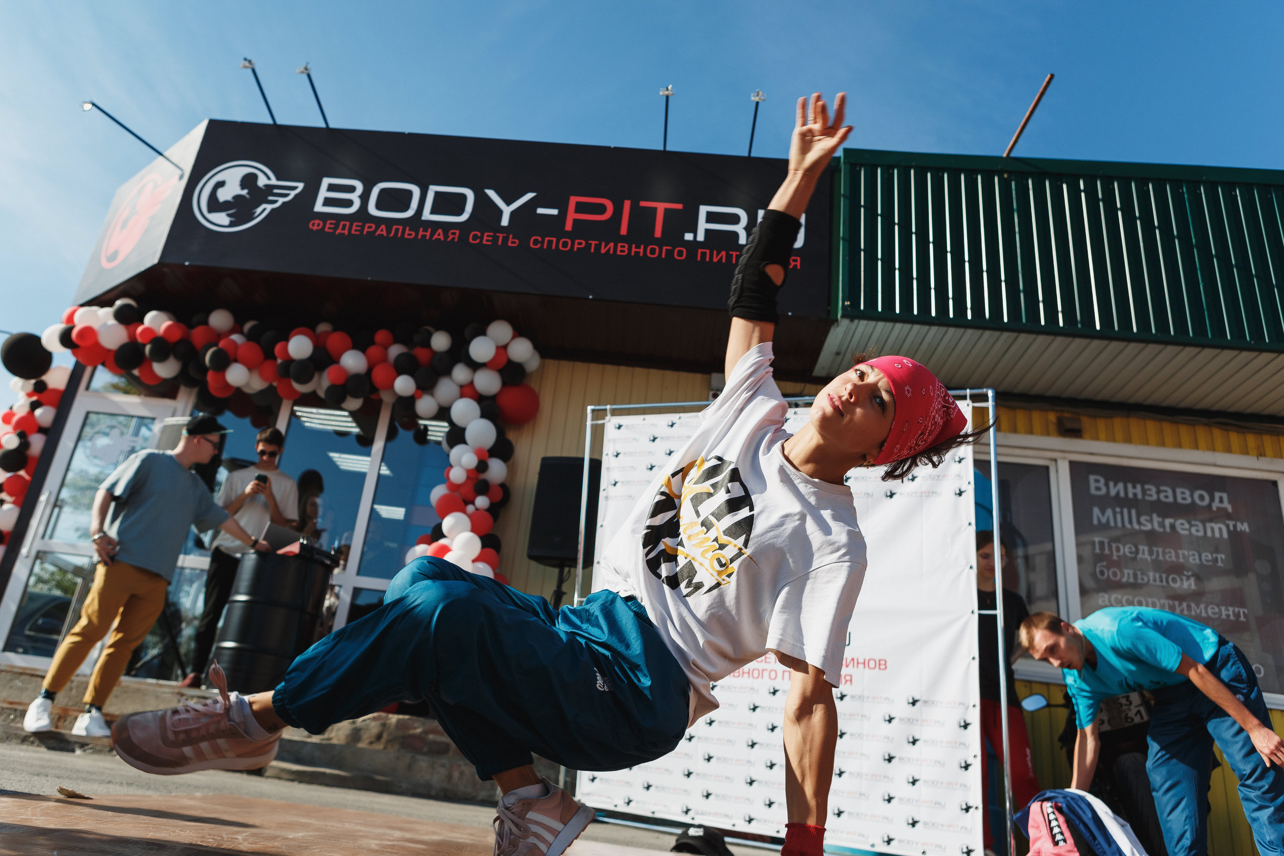 Открытие Body Pit в Таганроге: Репортажные фото, впечатления и обзор. Свадебный и семейный фотограф в Таганроге Бакарюк Антон