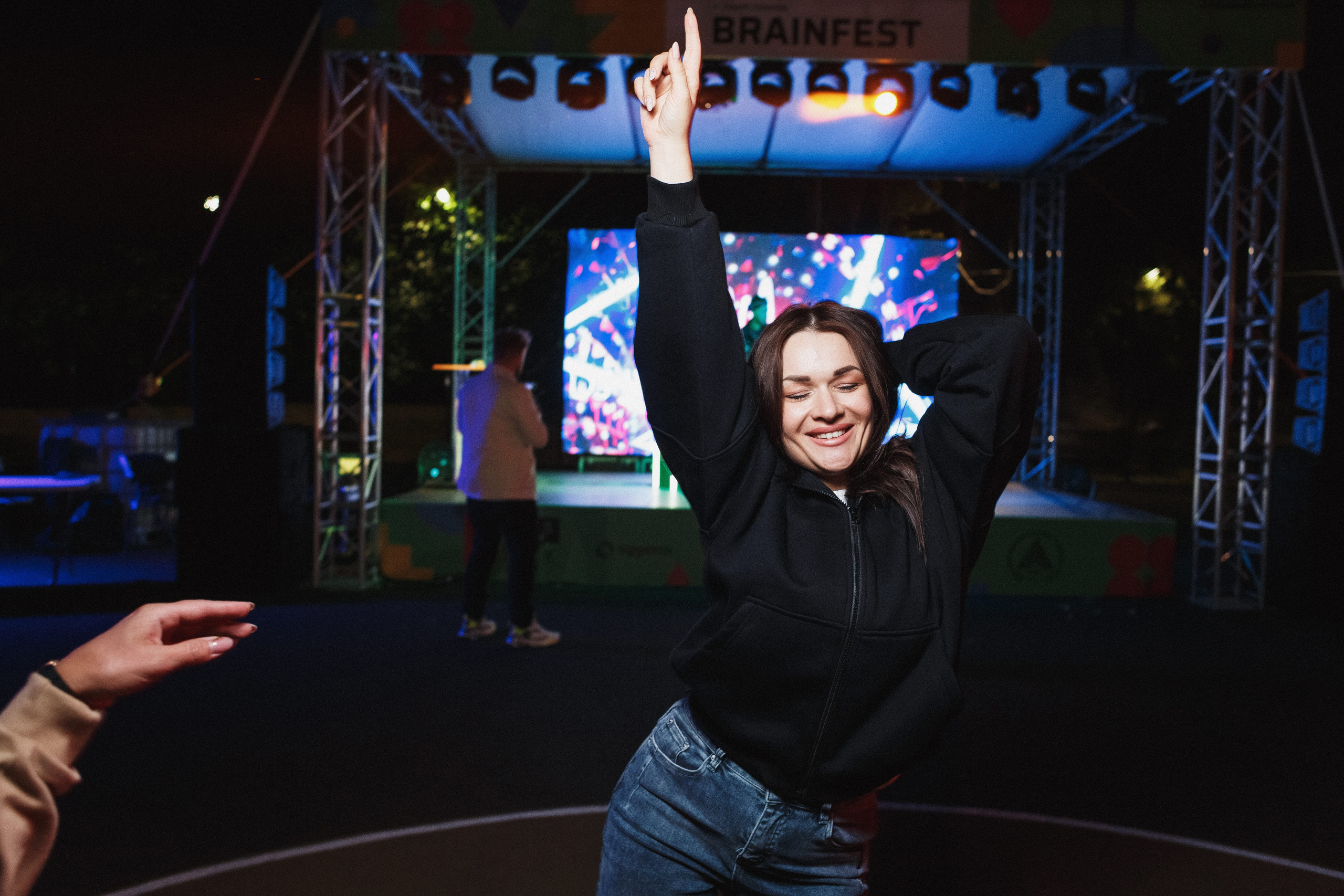 Атмосфера BRAINFEST: Фотографии фестиваля в Приморском парке Таганрога. Свадебный и семейный фотограф в Таганроге Бакарюк Антон