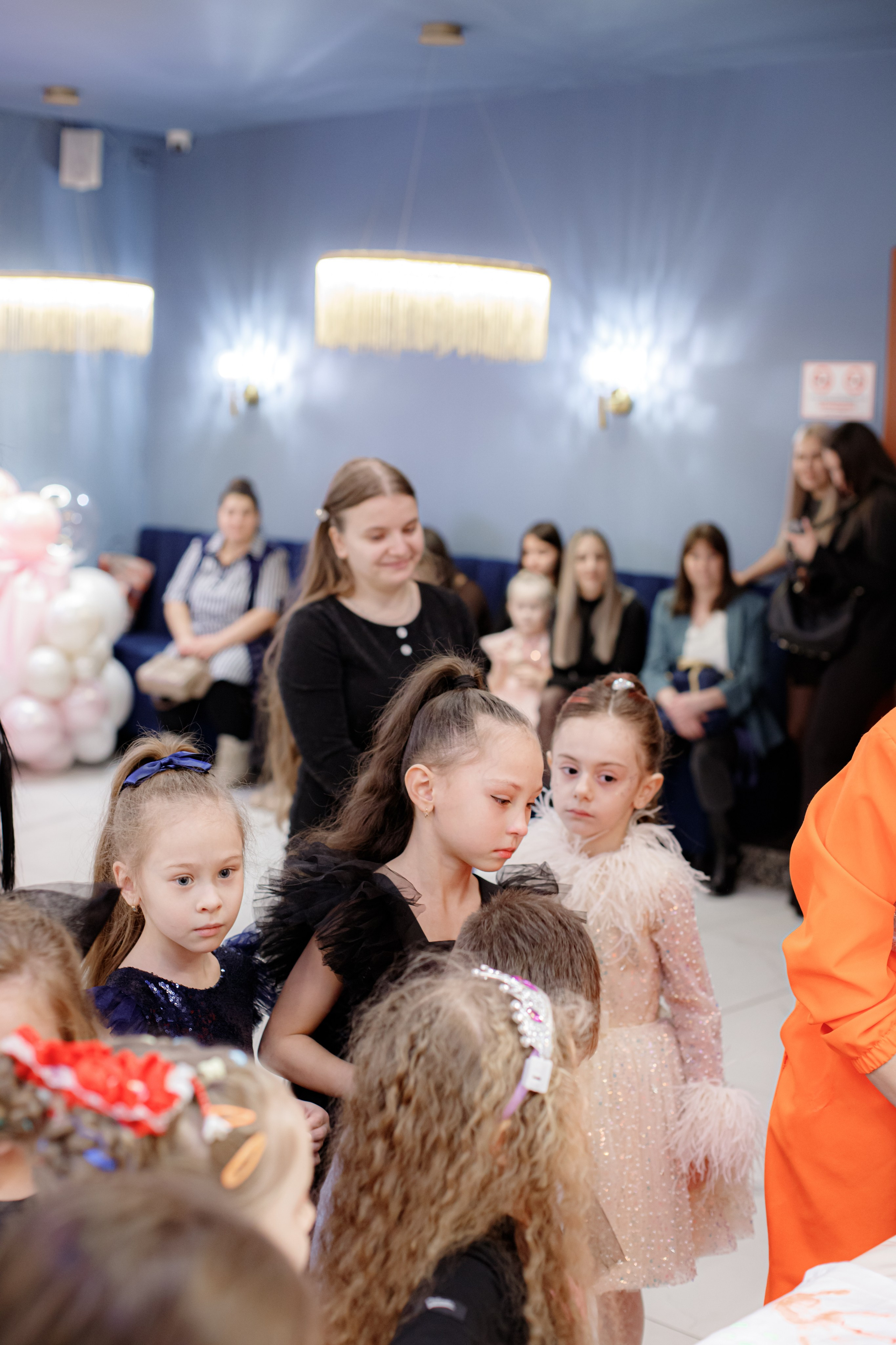 ASIA'S BIRTHDAY PARTY. Photokarish