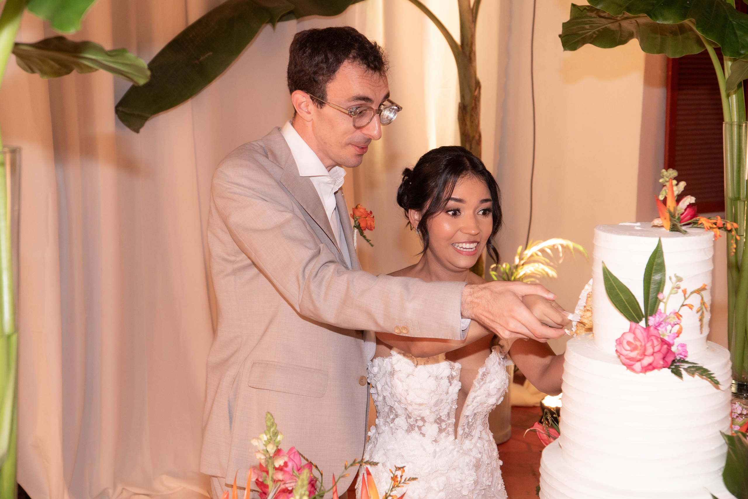 Catalina and Romain. Wedding Photographer in Barcelona and Medellin