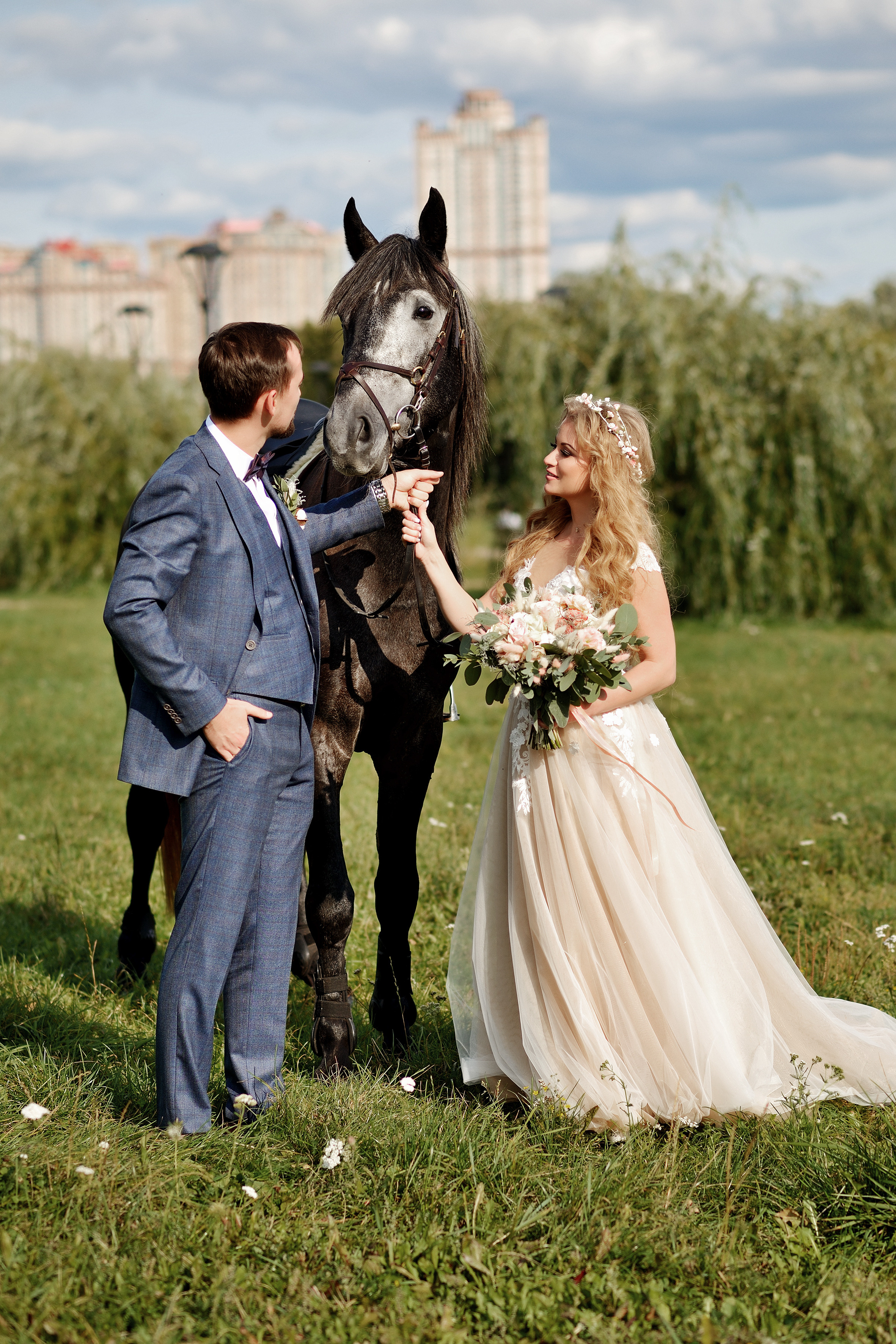 свадебная фотосессия серебряный бор, выездная фотосессия, серебряный бор, съемка с животными, съемка с лошадьми