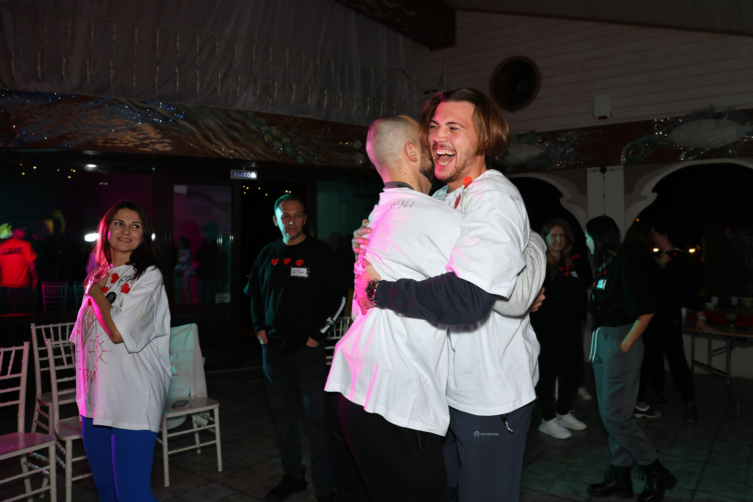 Тиндер смена в лагере для взрослых «Изи». Фотограф Дарья Попова