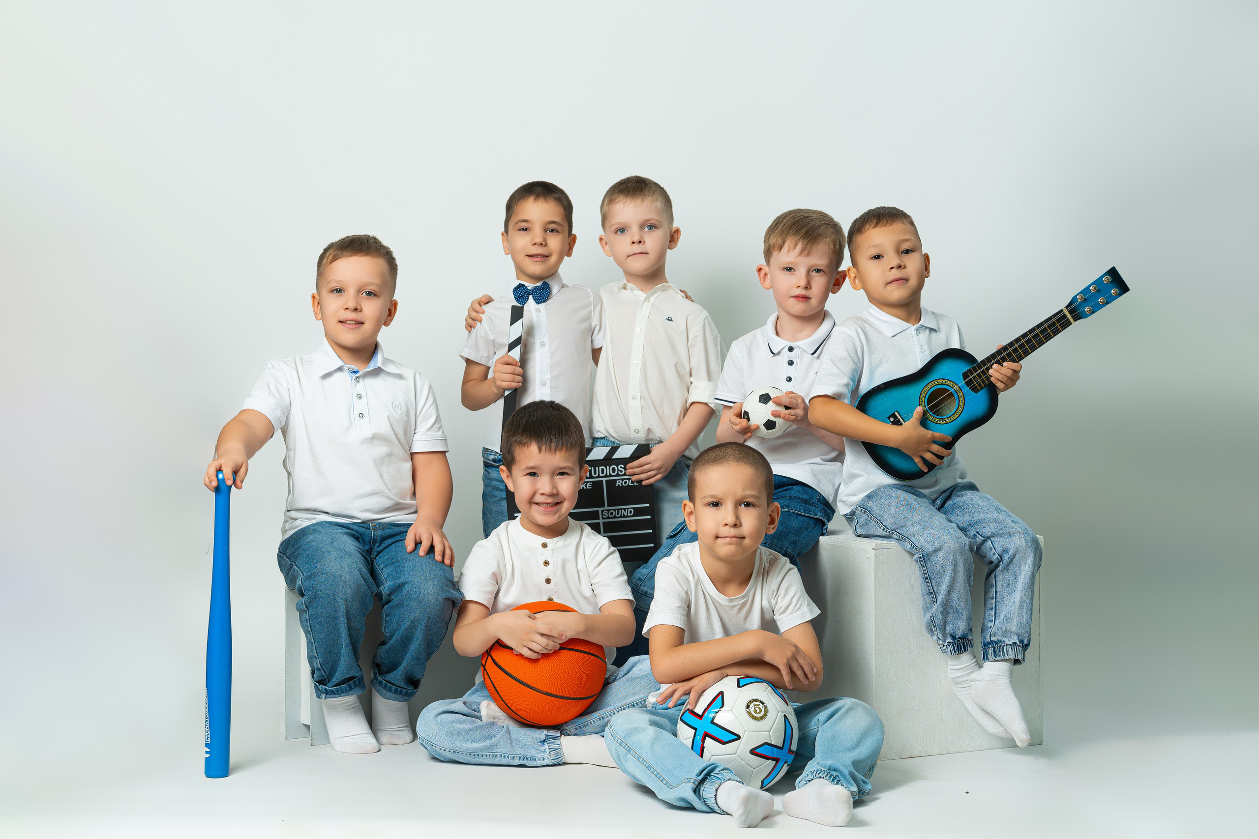 Выпускные альбомы. Akhmadeevmedia.ru