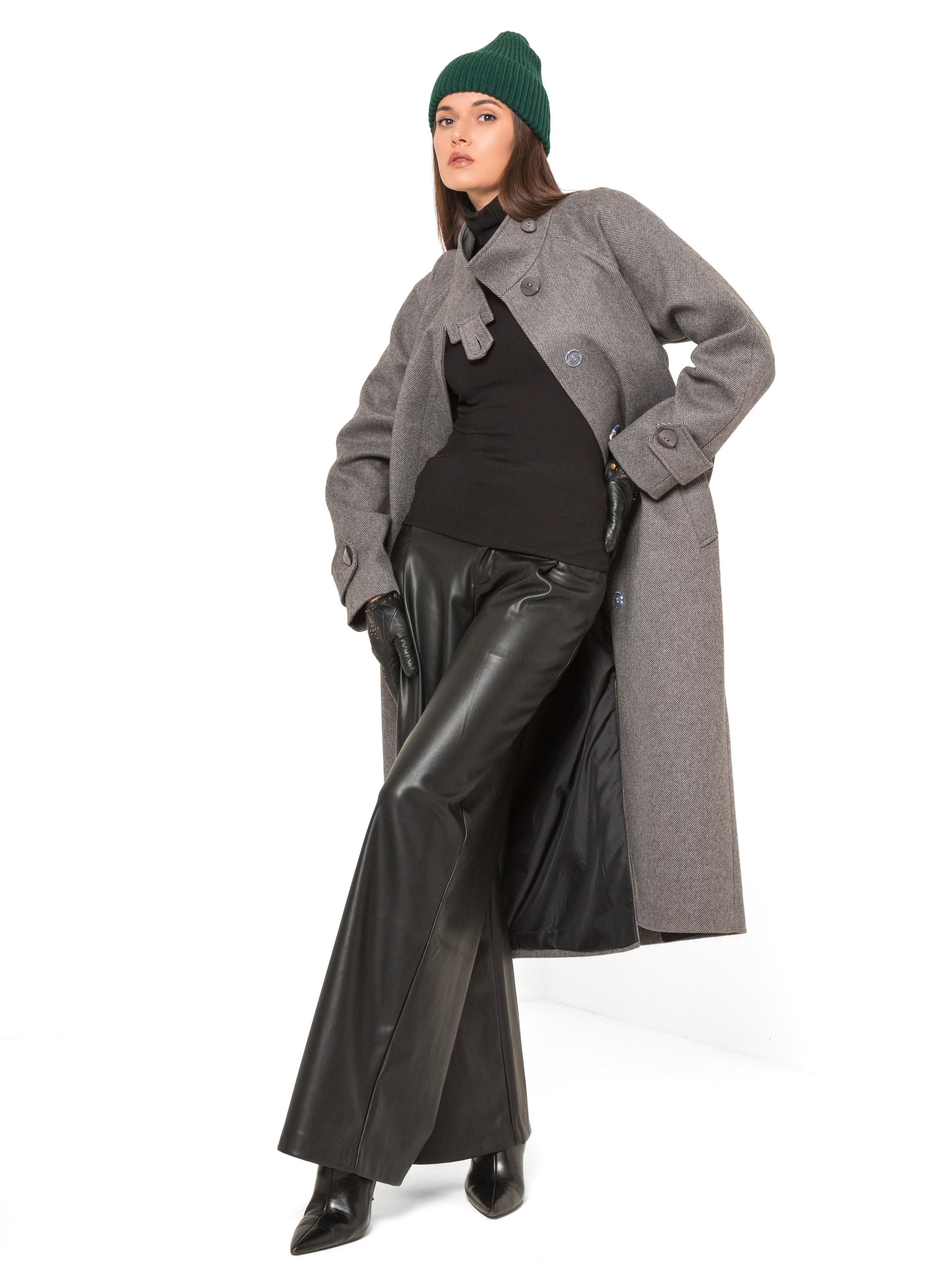 Пальто. Фотостудия для Wildberries Ozon