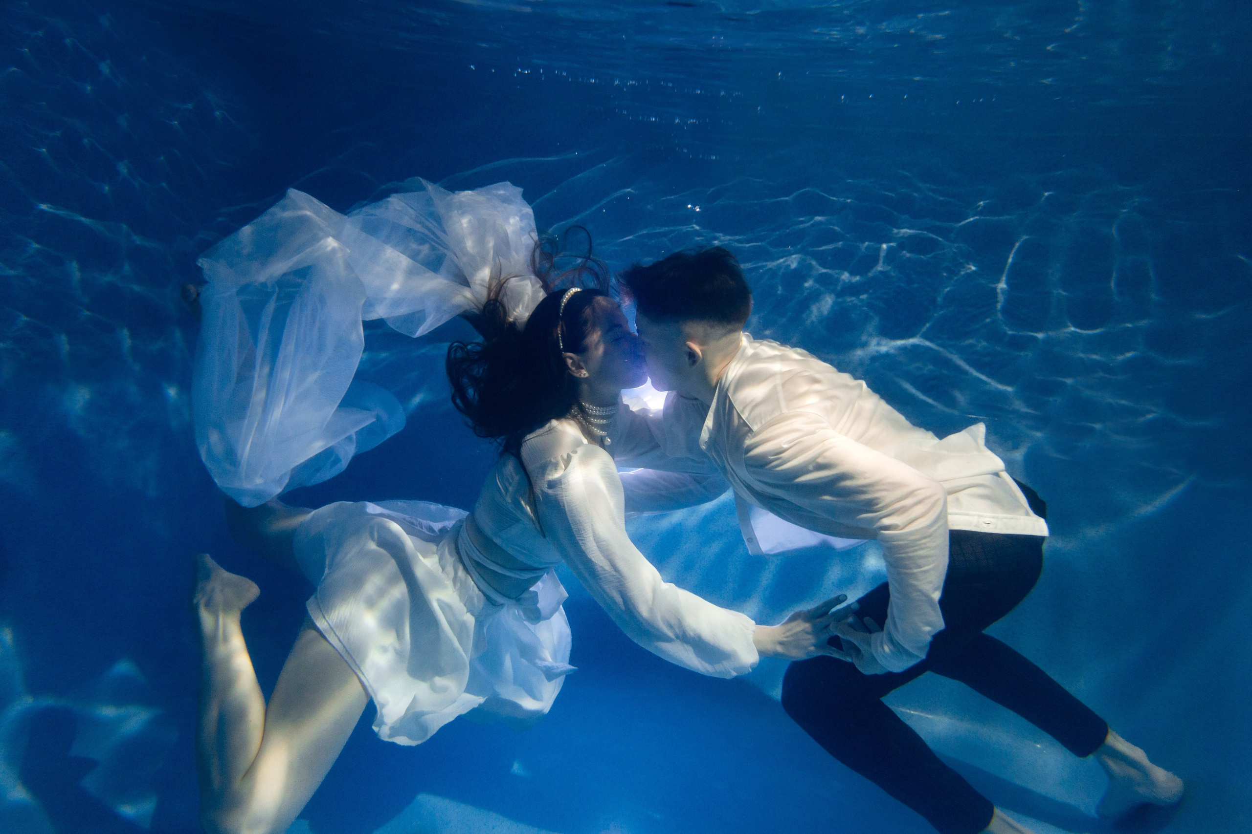 Свадьба под водой. Надежда Рыжова, портретная и контент-съемка в Челябинске