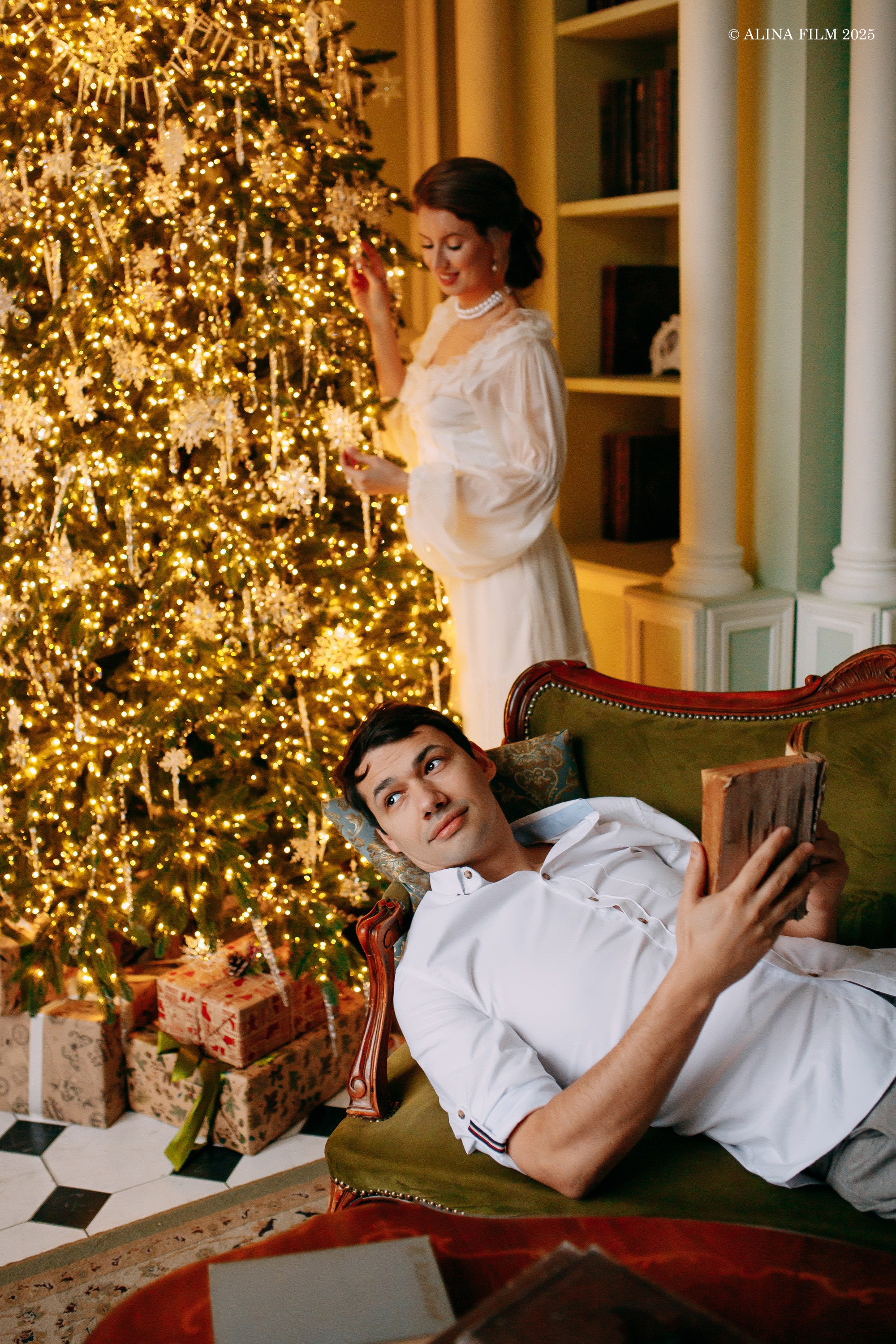 Новогодняя лавстори в винтажной фотостудии. Фотограф в Санкт-Петербурге Alina Film