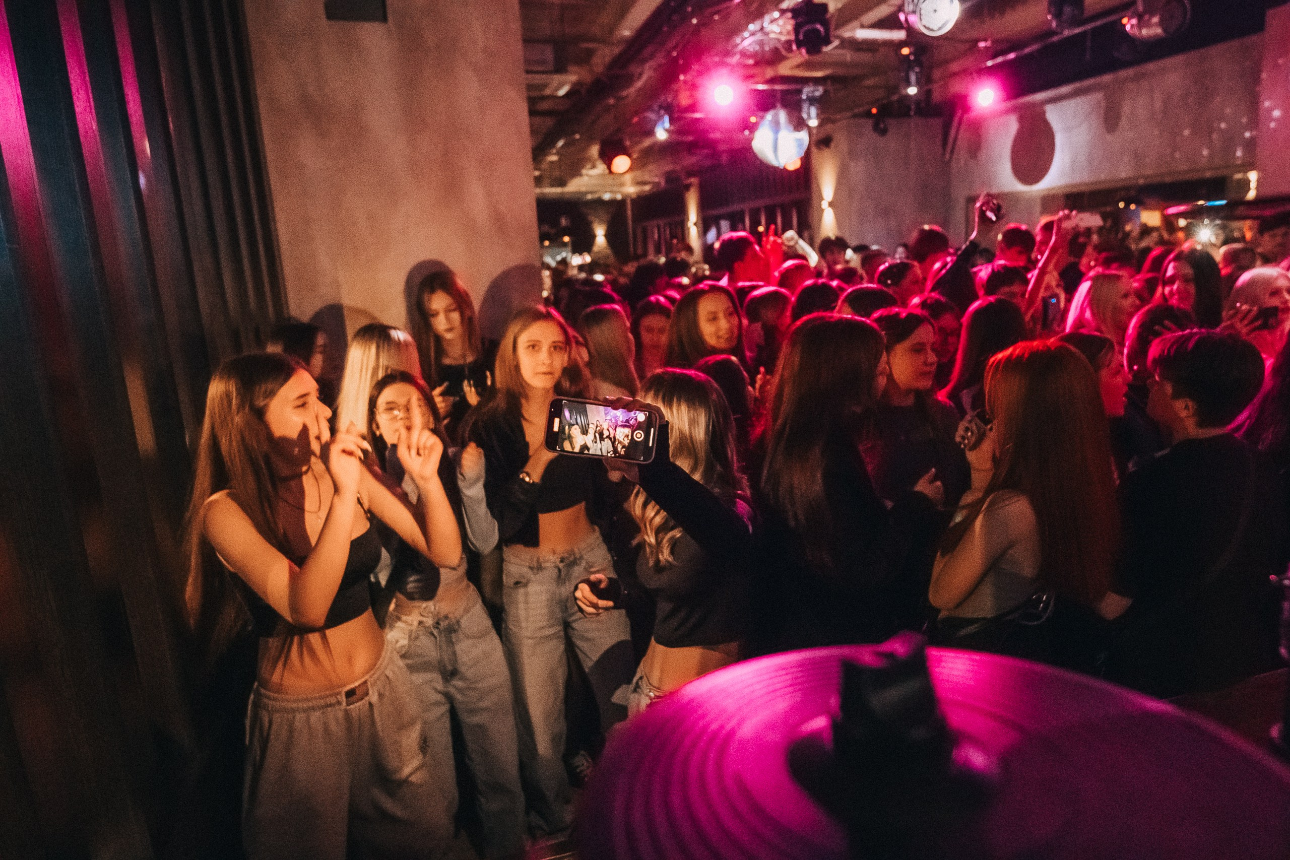 8 MARCH WOMENS DAY PARTY. Фотограф в Кемерово Владислав Шульц