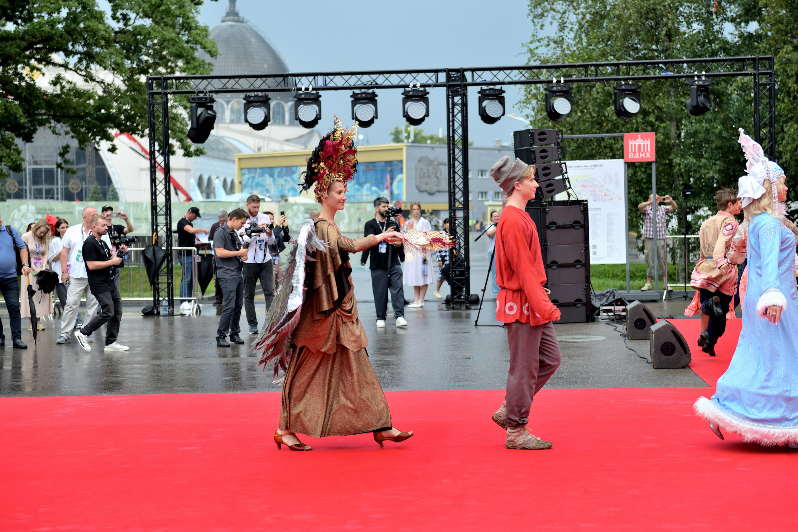 "Открытие Янтарного форума" на ВДНХ 2025".