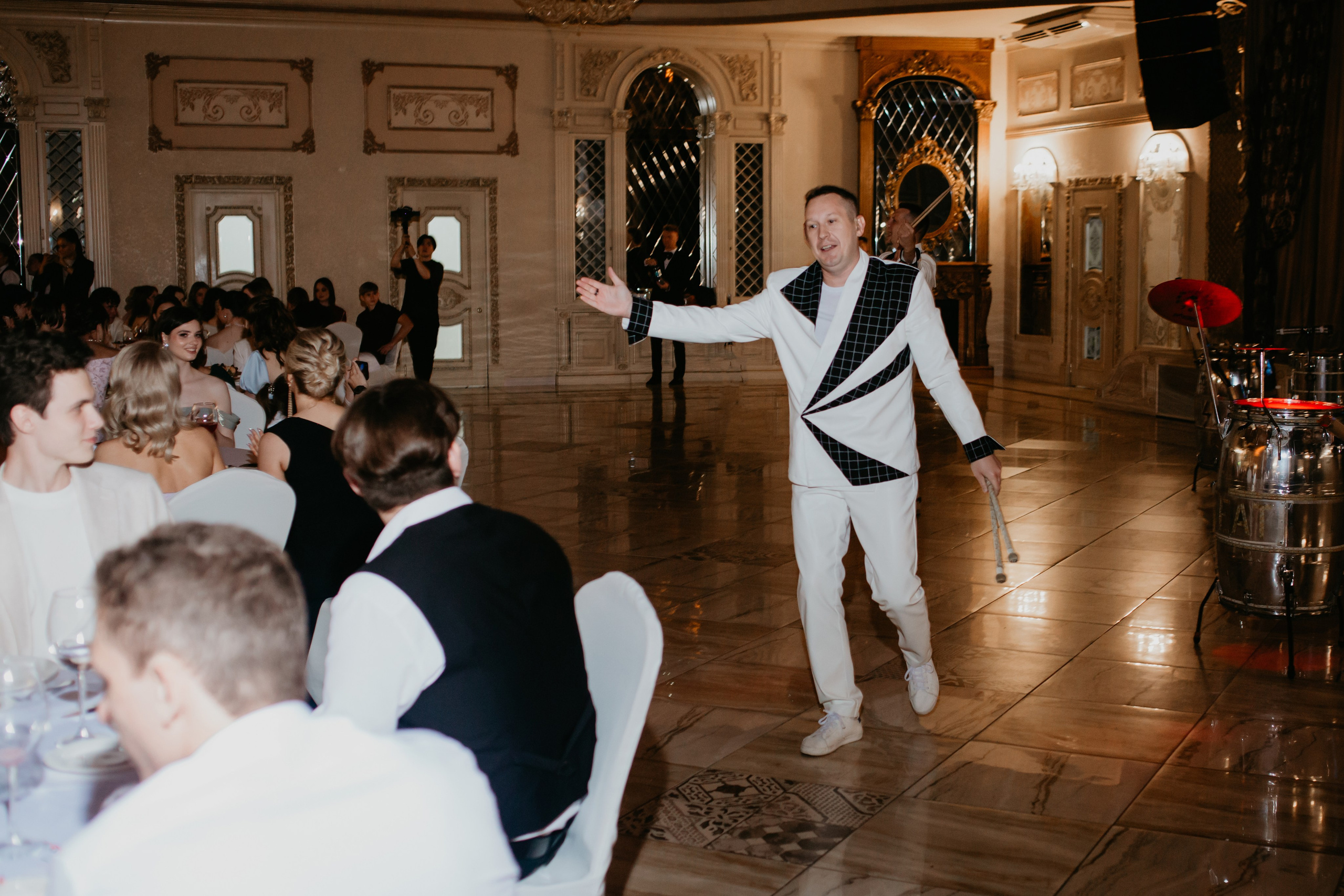 Выпускной. 11 лицей. Фотограф в Челябинске Ополихина Анна