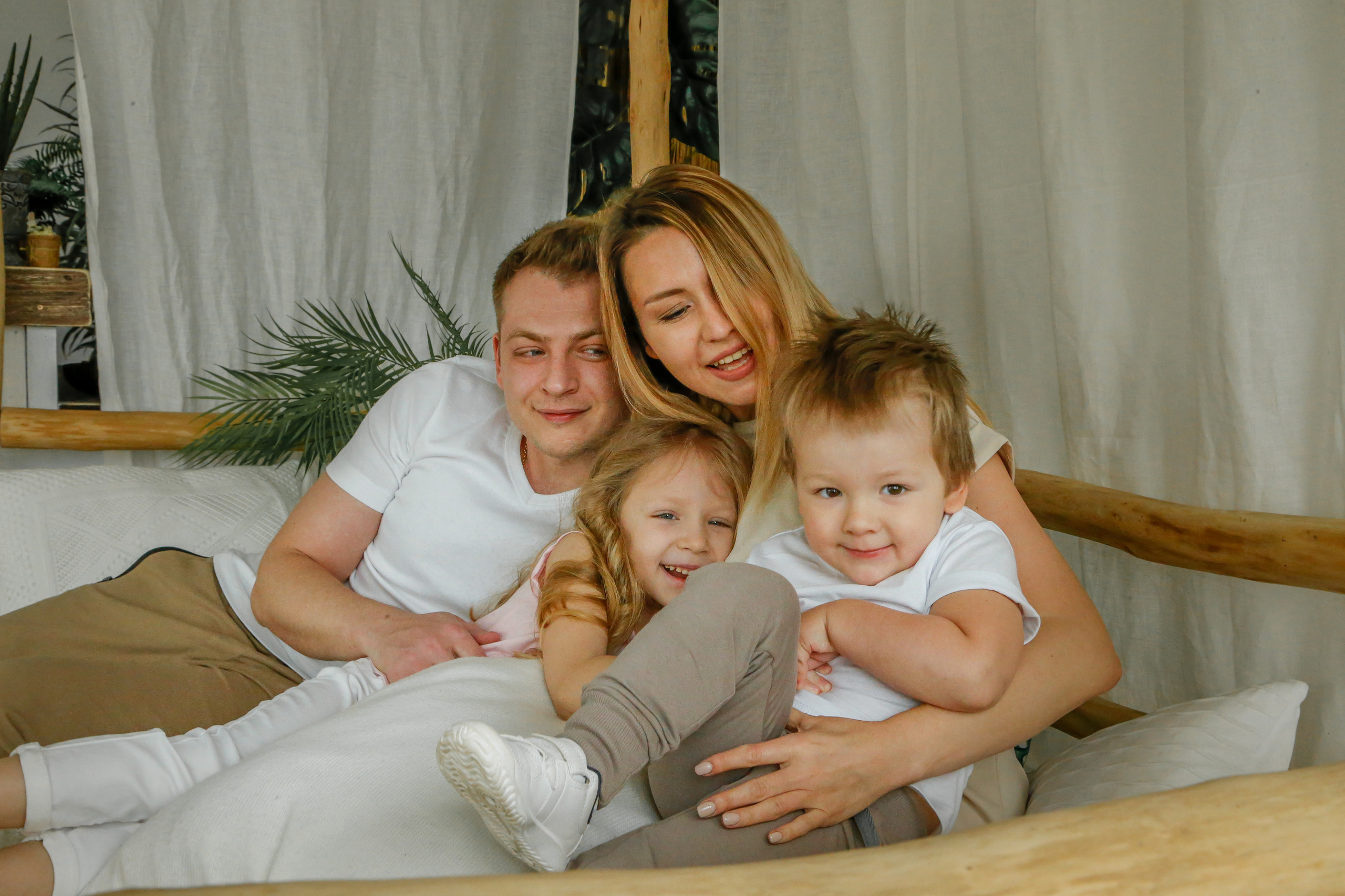 Семейная фотосессия (Лев, Полина, Татьяна и Роман). Детский и семейный фотограф в Москве Мария Самохина
