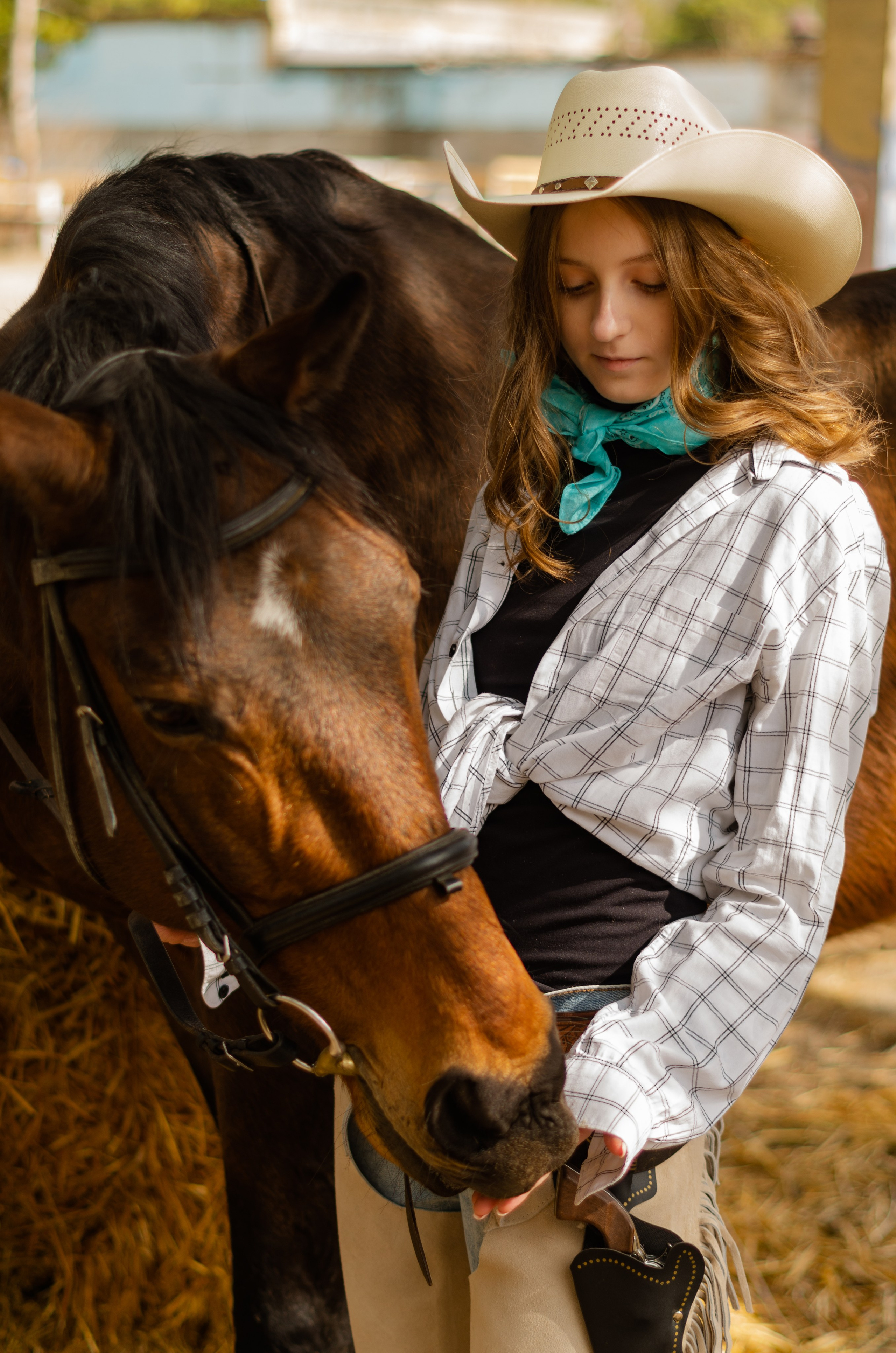 Ковбойская девчонка. Фотограф Марина Доглядная Челябинск фотосессии с лошадьми, мотоциклами