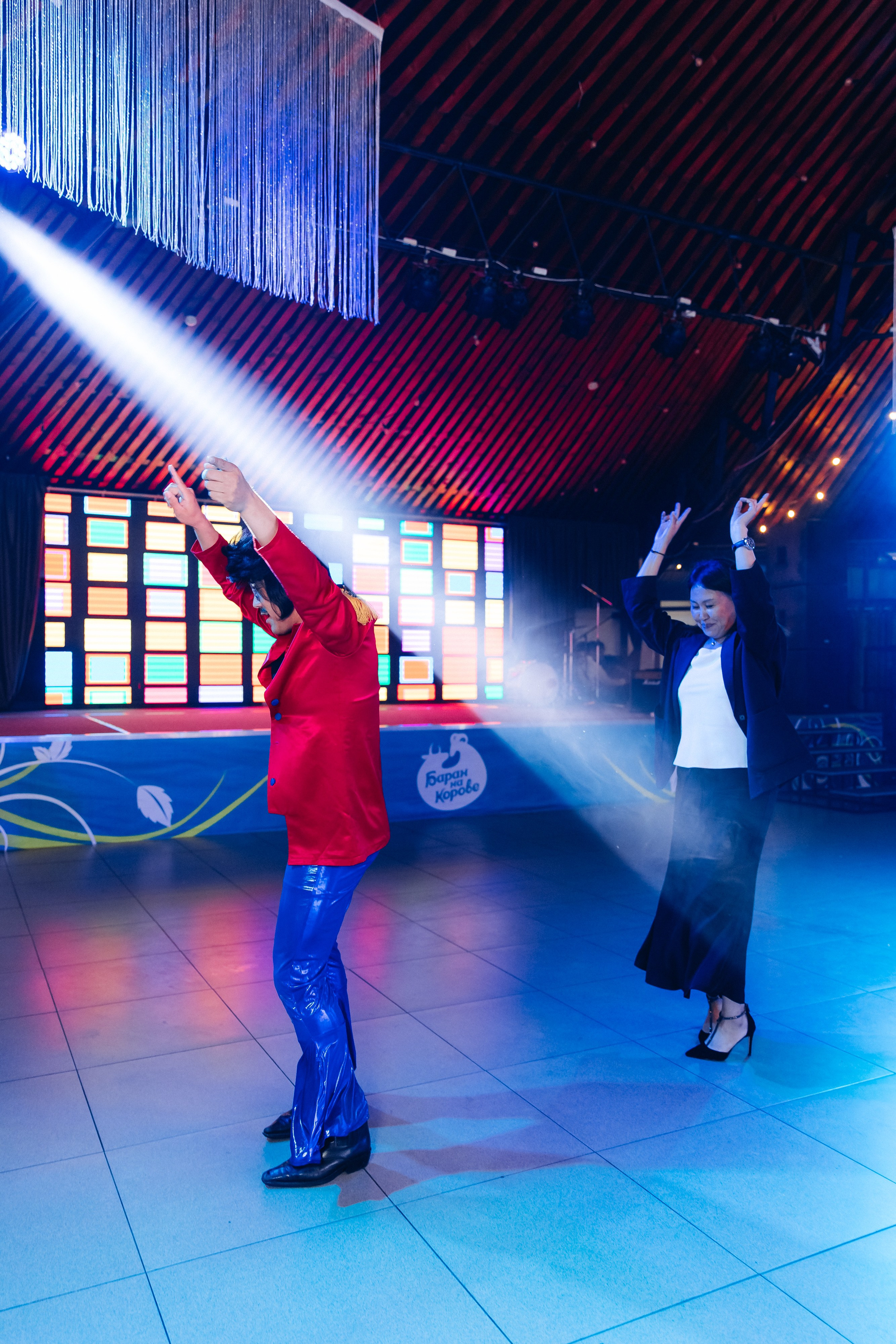 Выпускной вечер. 49 школа. Баран на корове. Свадебный и семейный фотограф в Улан-Удэ