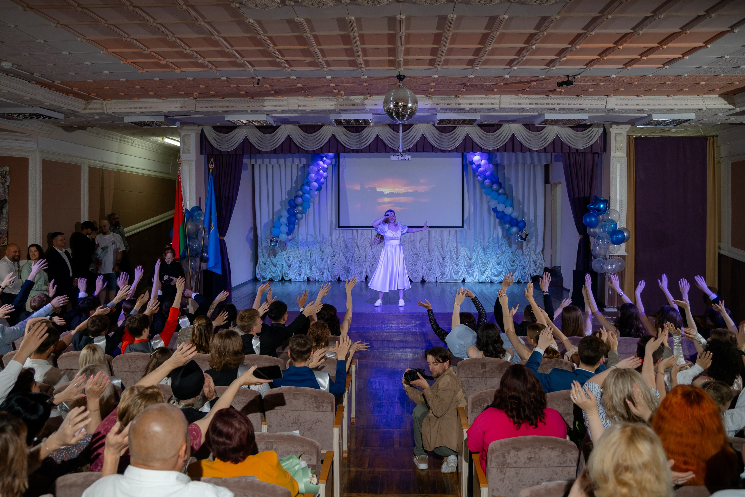 Школьный выпускной 2024 год в Соколе (Минск). Свадебный фотограф в Минске/Беларуси Сергей Спиридонов