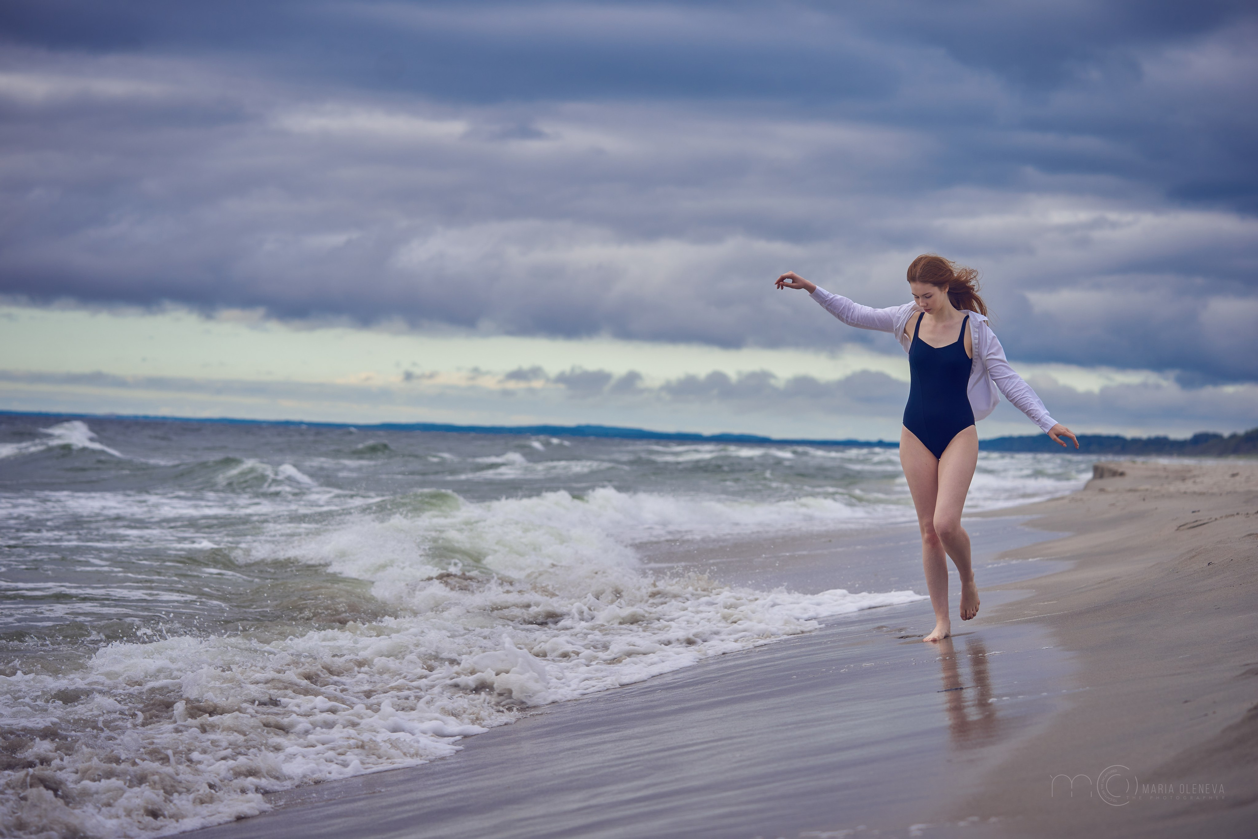 Полина и море. Фотограф Мария Оленева