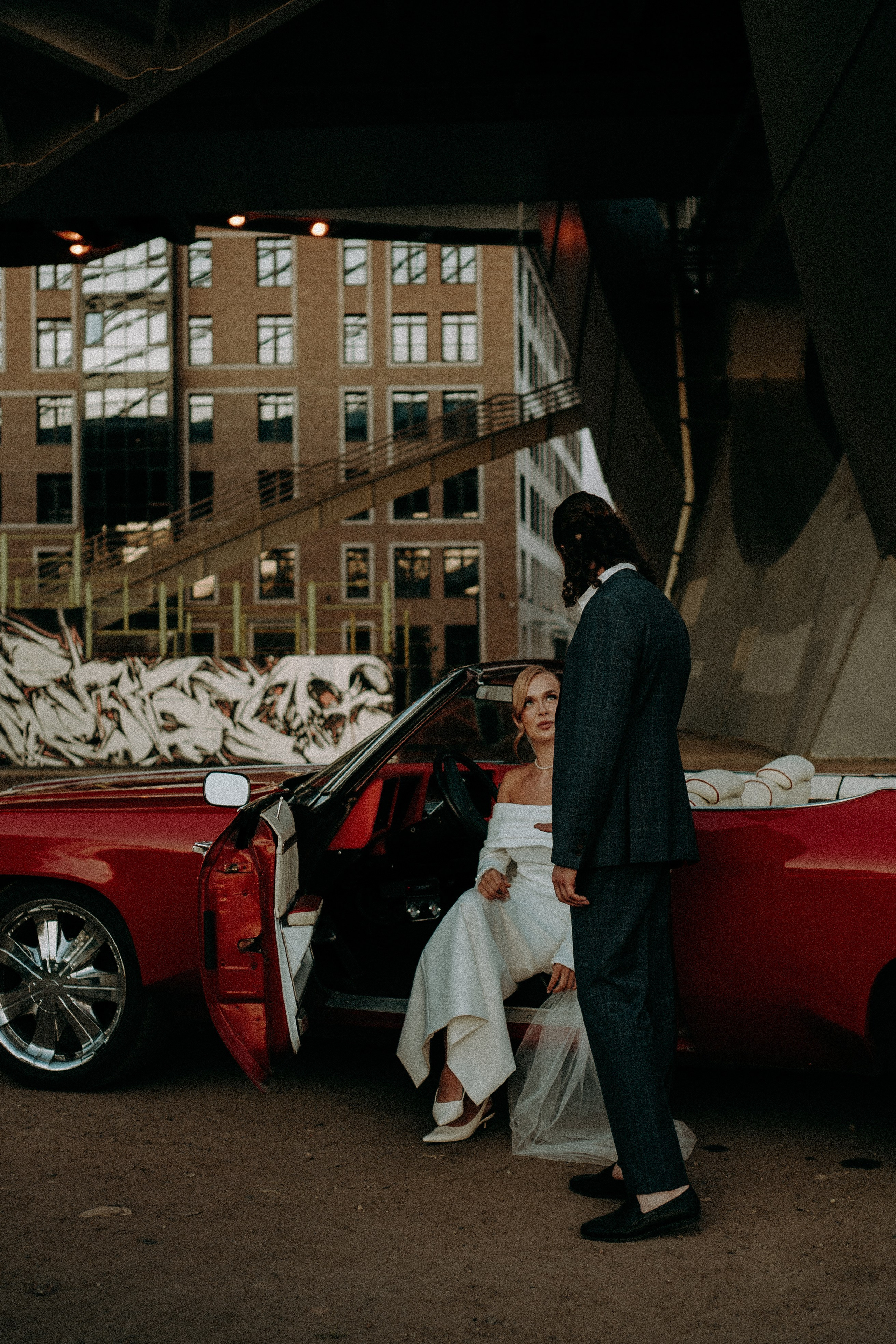 СВАДЕБНАЯ СЬЕМКА ВОЗЛЕ МСОТА БЕТАНКУРА НА КАБРИОЛЕТЕ. Профессиональный фотограф, Санкт-Петербург — Виктория Богомолова