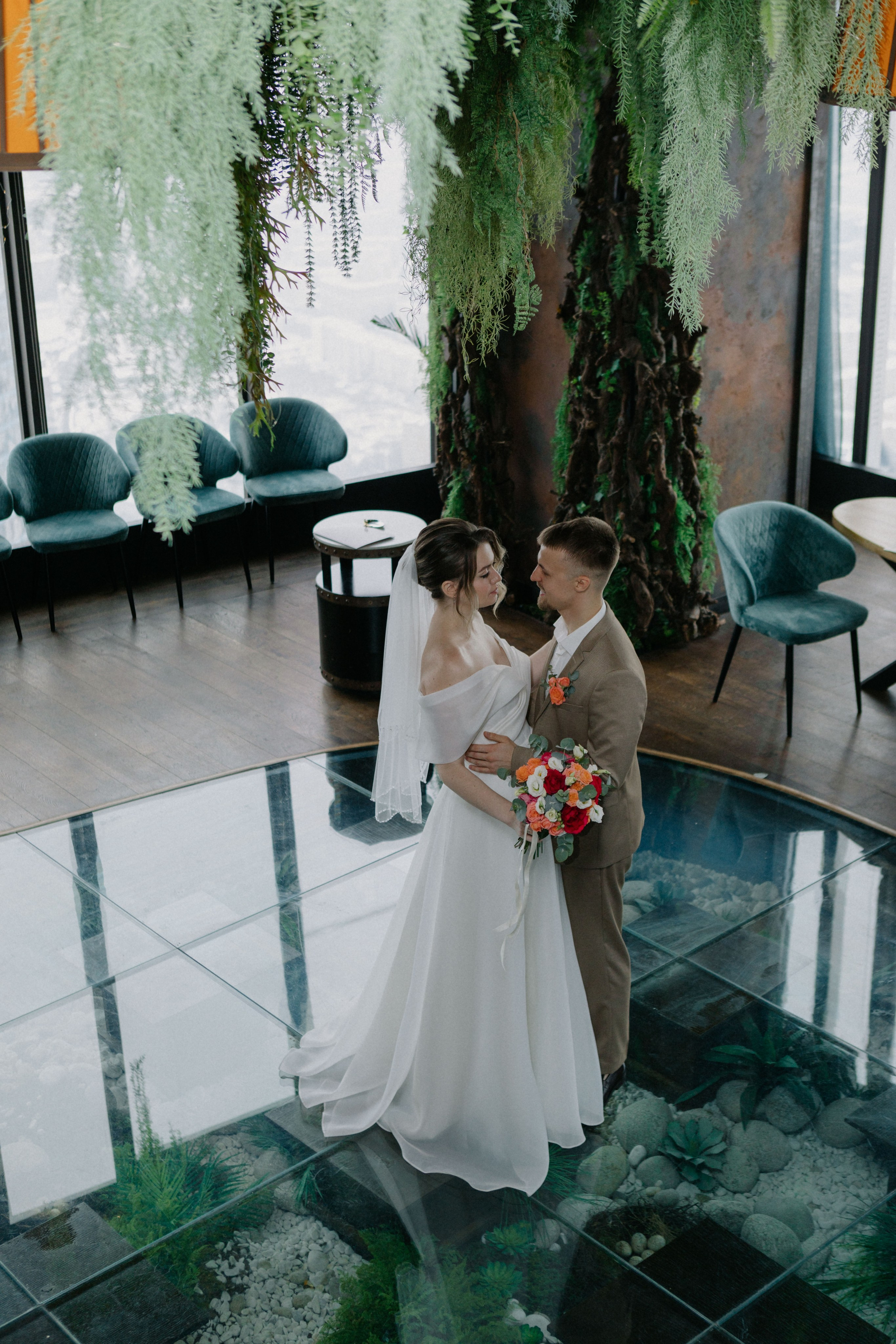 Ксюша и Илья. Утро в отеле роспись в Birds. Свадебный и портретный фотограф в Москве Анастасия Масюк