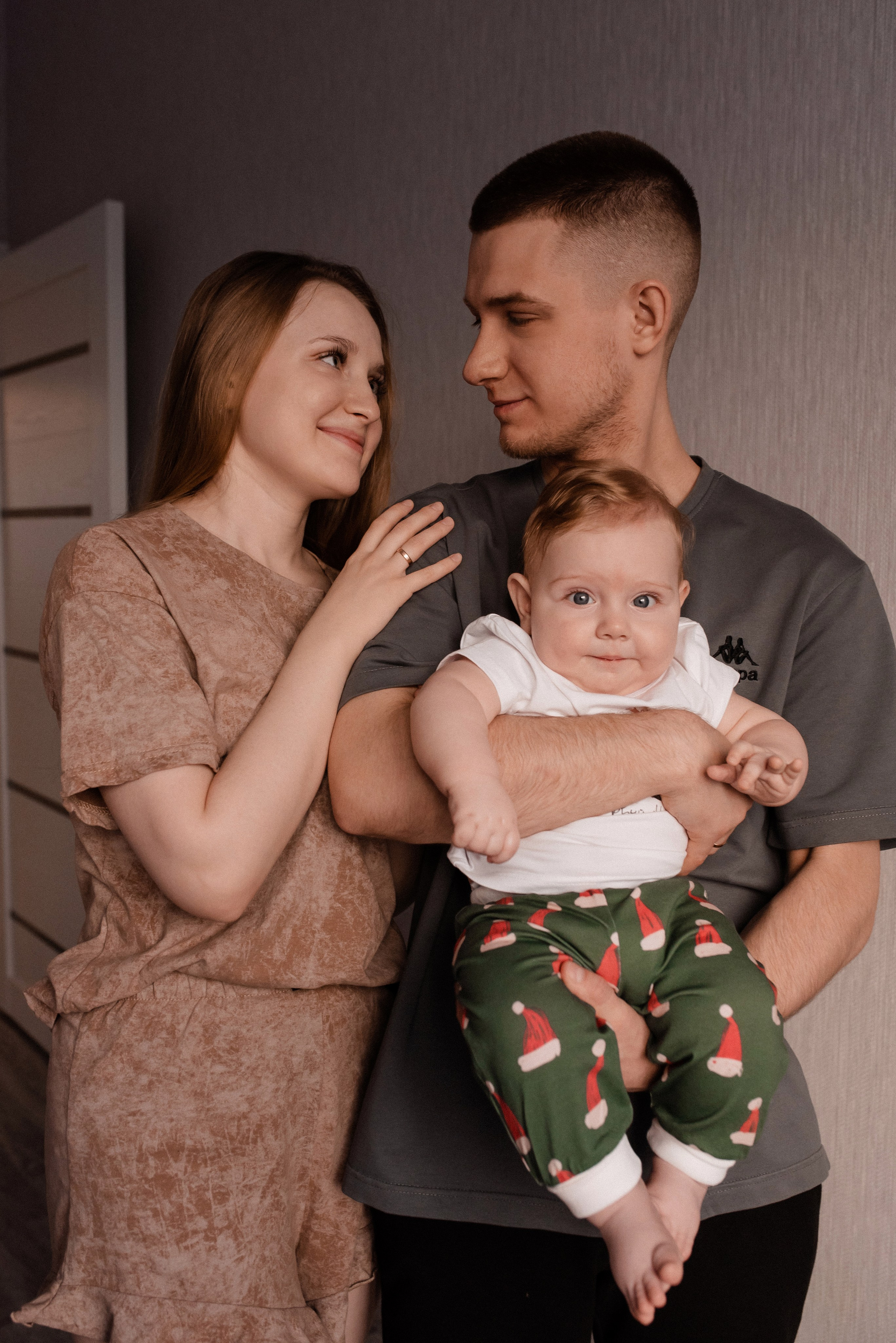 Домашняя съемка Ирины&Влада&Тёмы. Фотограф в Новосибирске Анастасия Курто