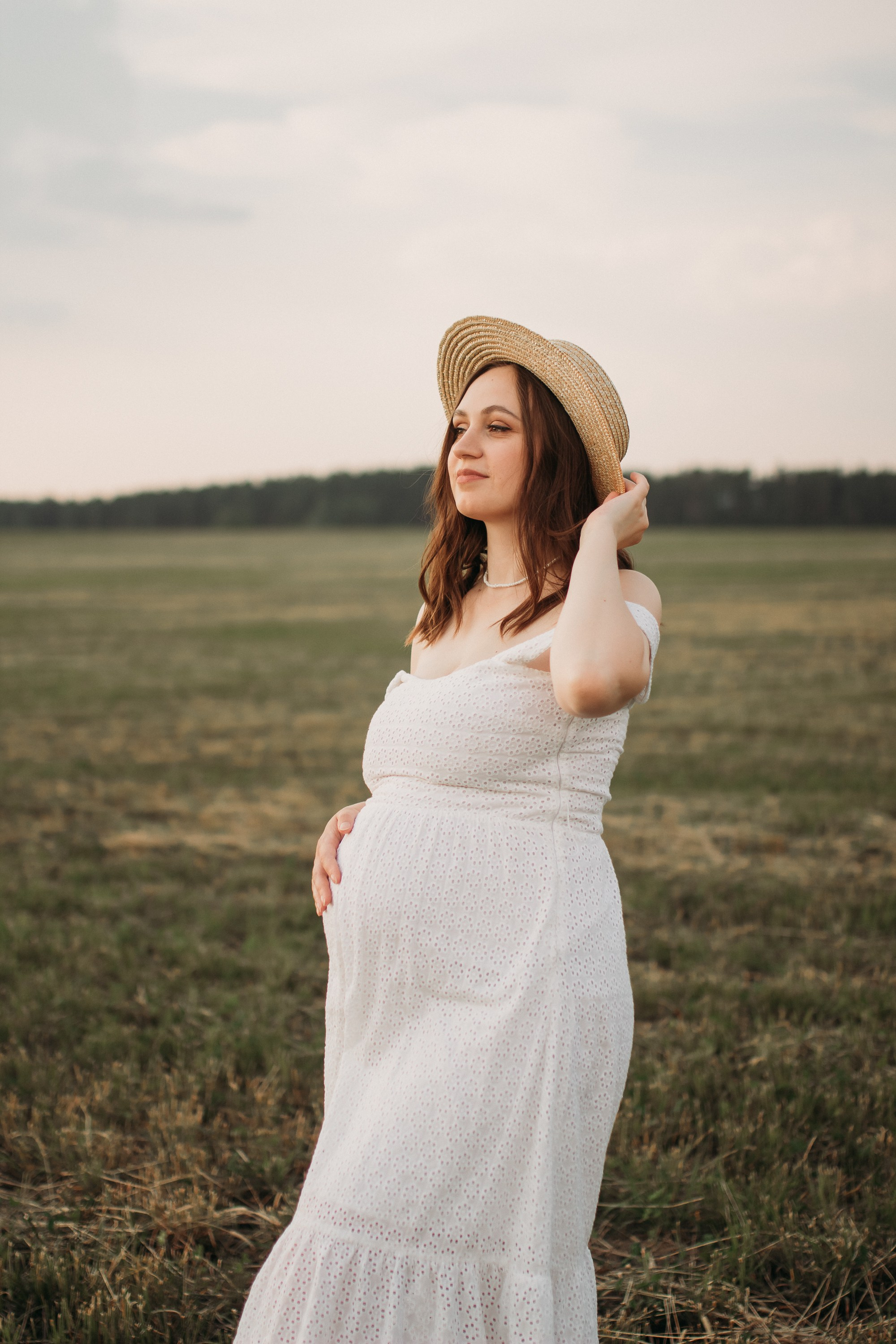 Фотосессия беременности в поле на закате. Семейный фотограф Екатеринбург Черепанова Олеся