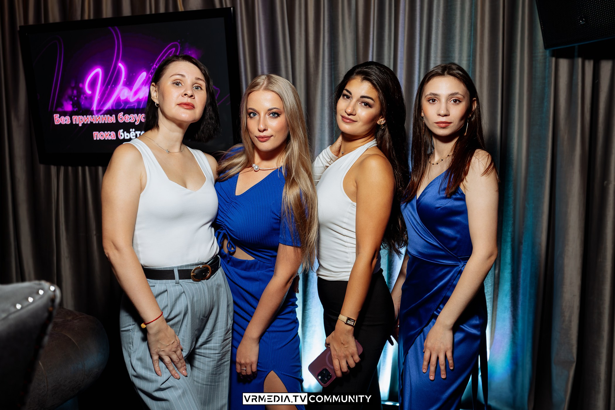 Караоке-бар «Volna»: Friends day или день дружбана